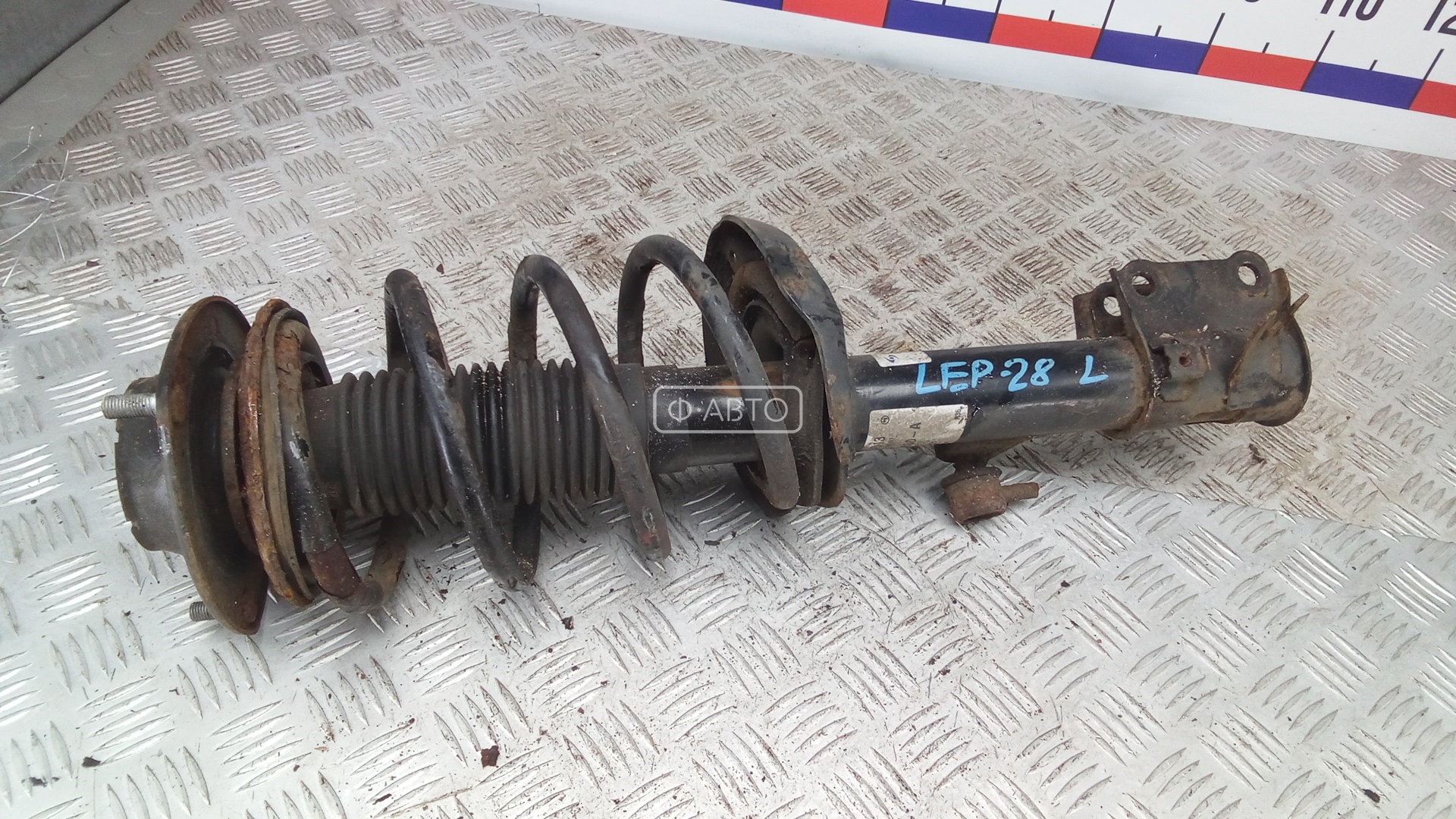 Стойка передняя левая