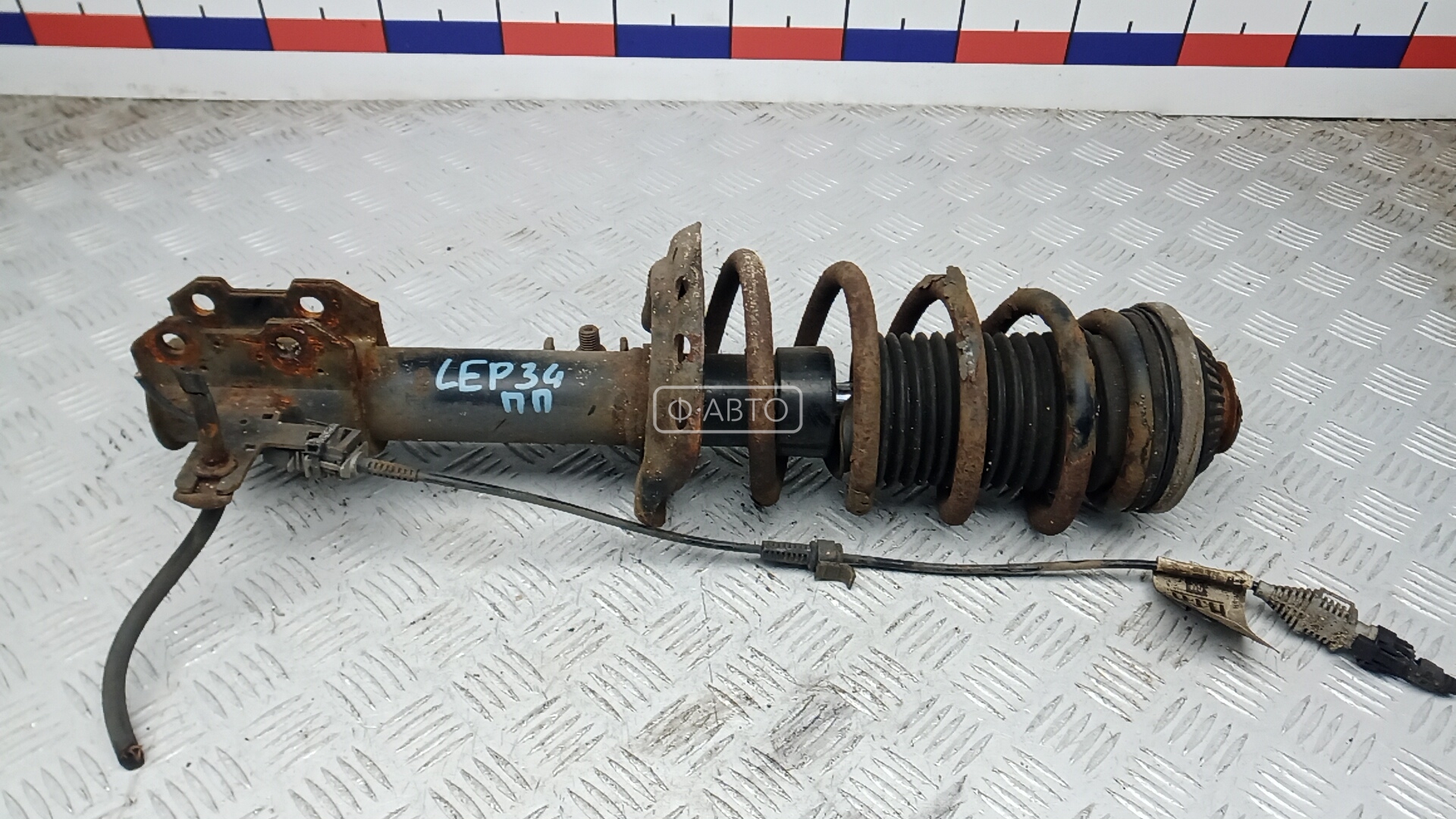 Стойка передняя правая