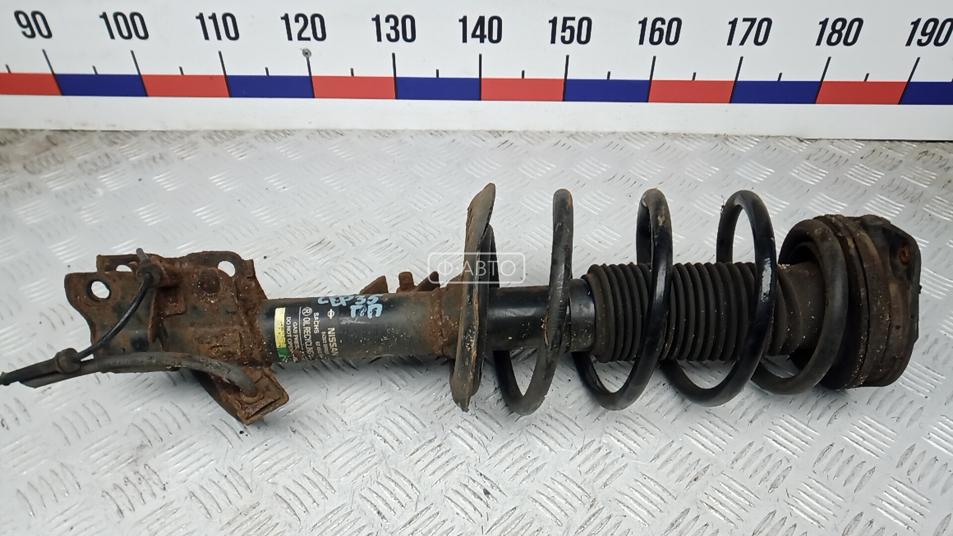 Стойка передняя правая