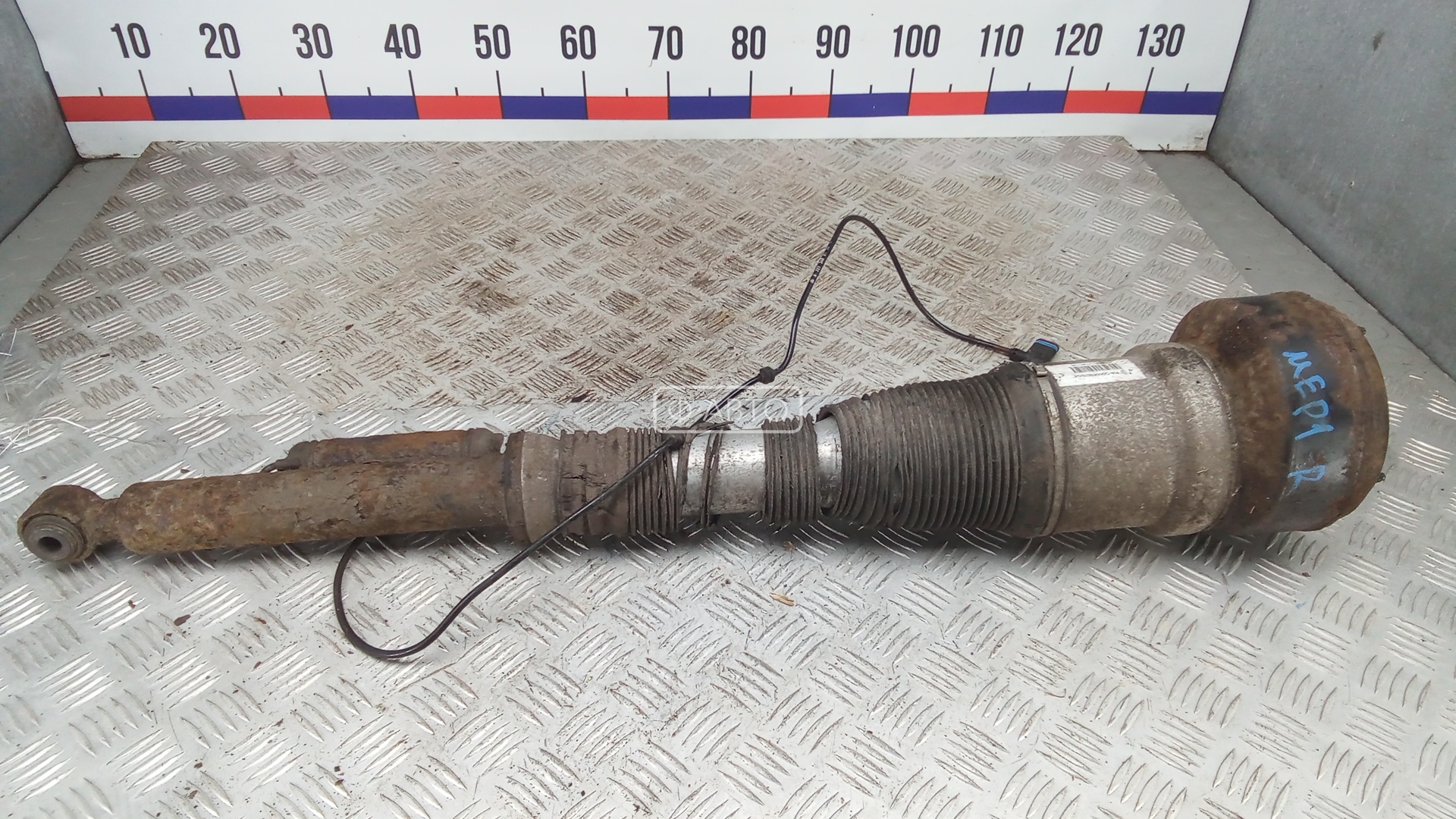 Пневмоподушка задняя