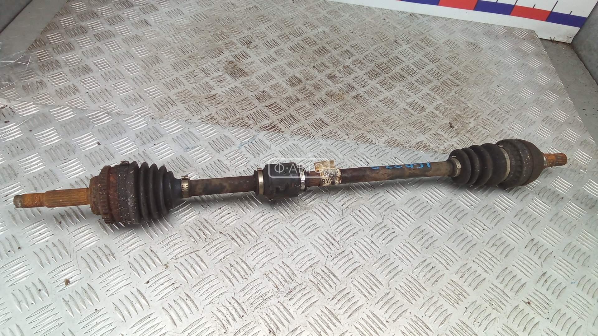 Привод передний правый