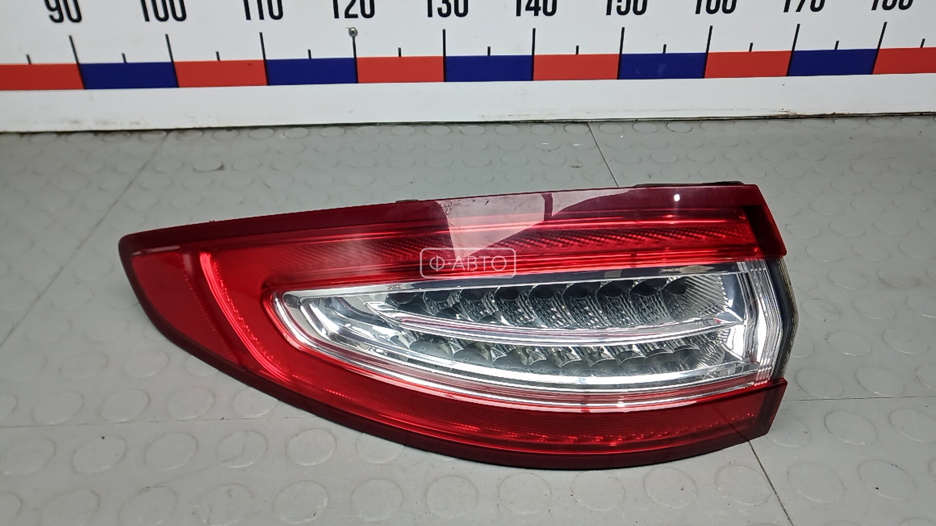 Фонарь задний левый