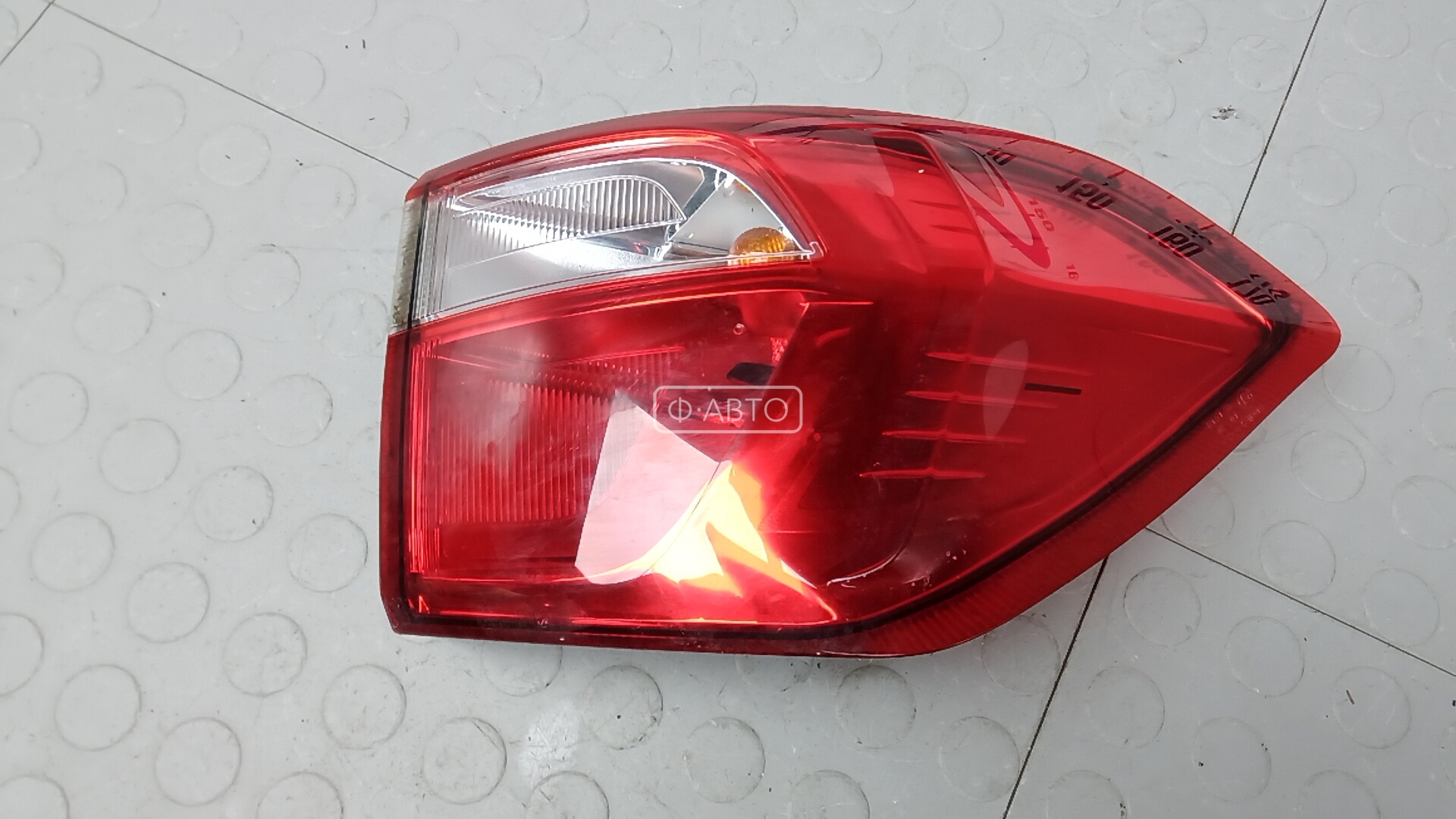 Фонарь задний правый