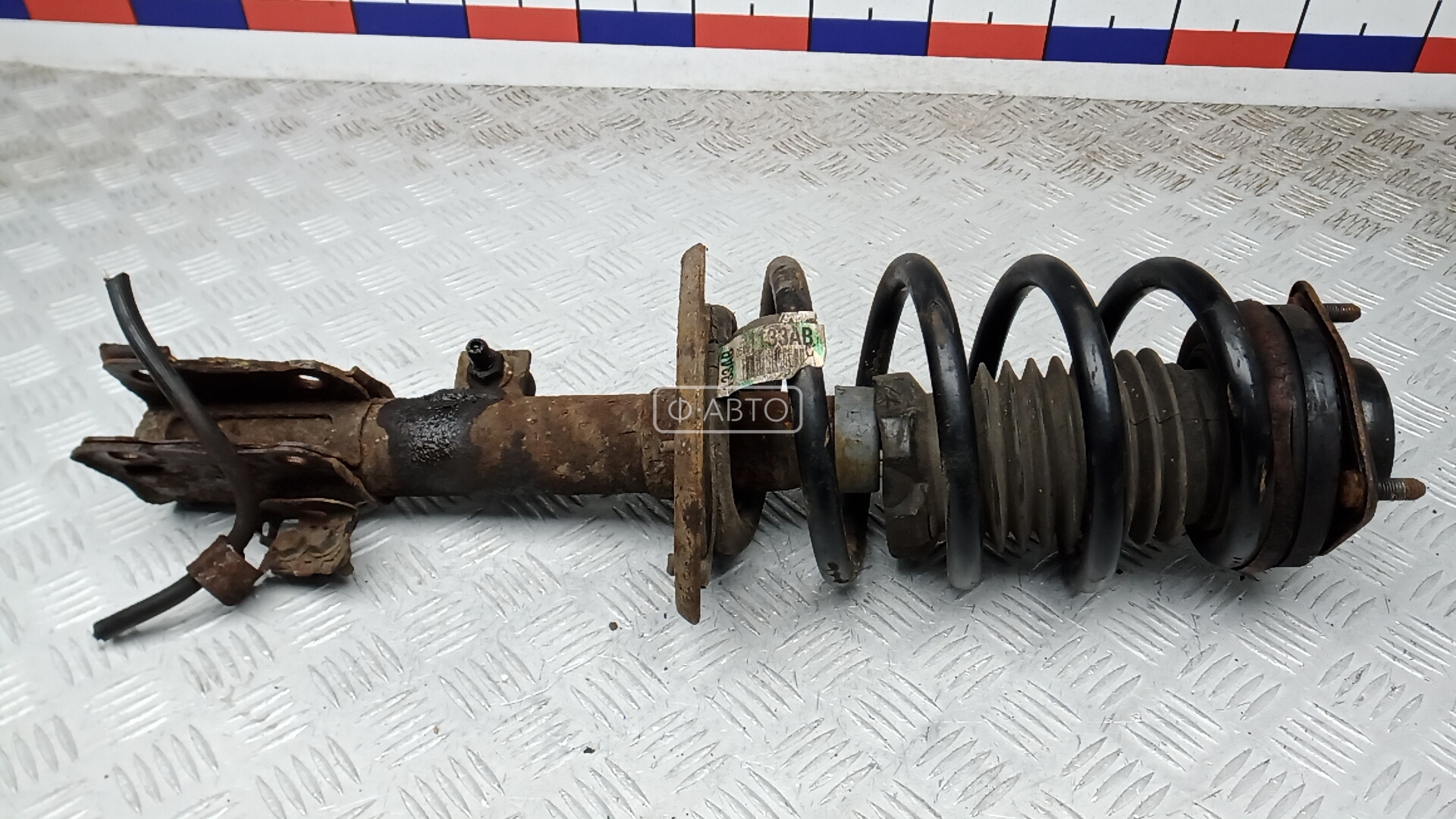 Стойка передняя правая