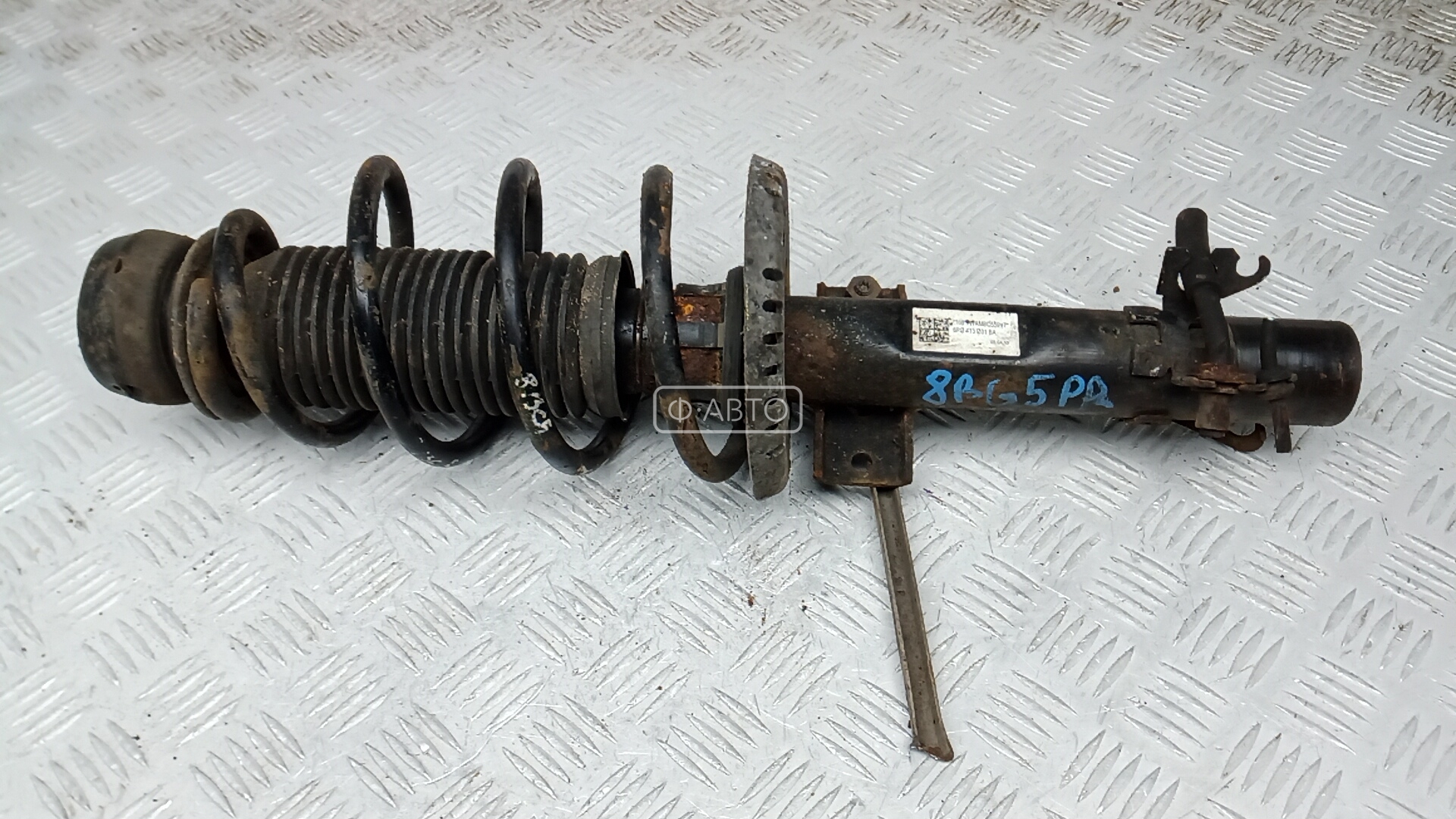 Стойка передняя правая