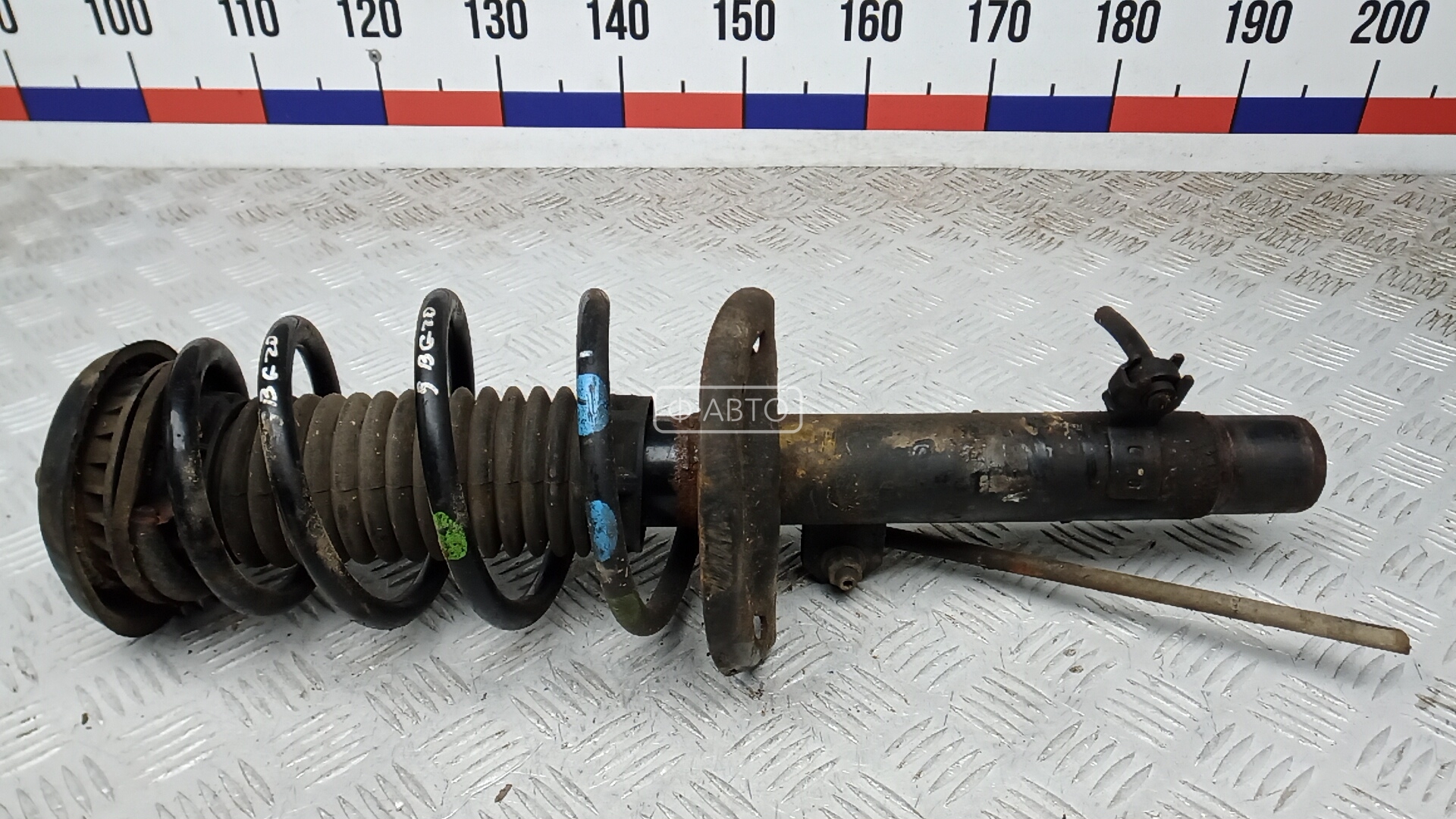 Стойка передняя левая