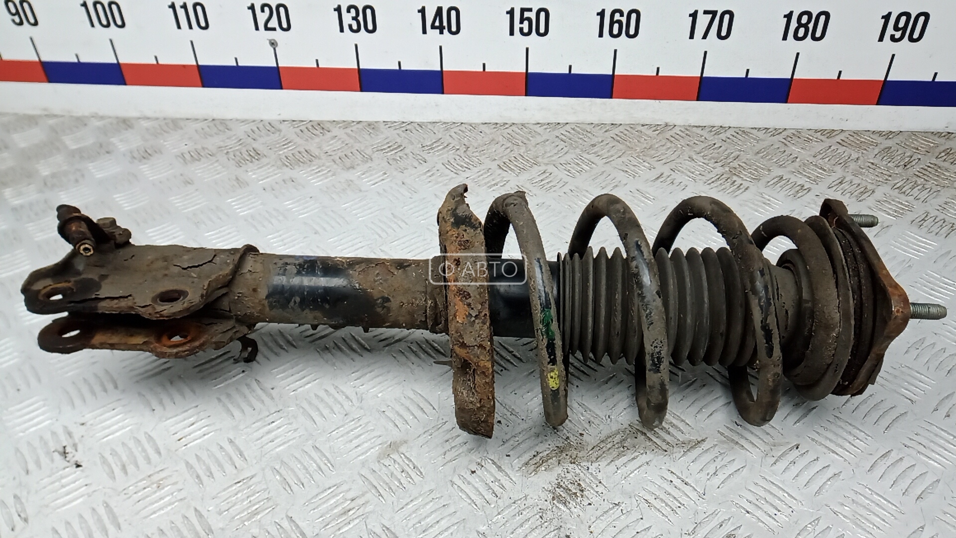 Стойка передняя левая