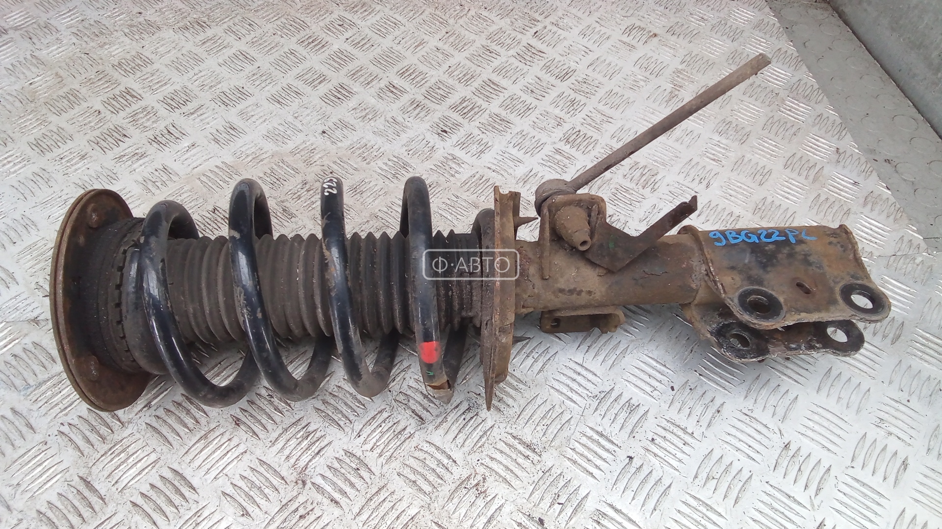 Стойка передняя левая