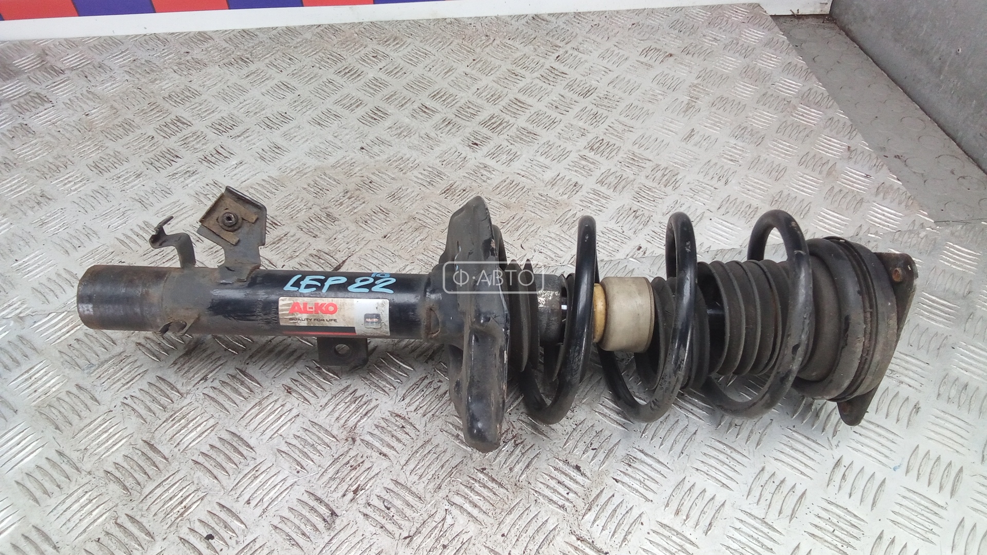 Стойка передняя левая