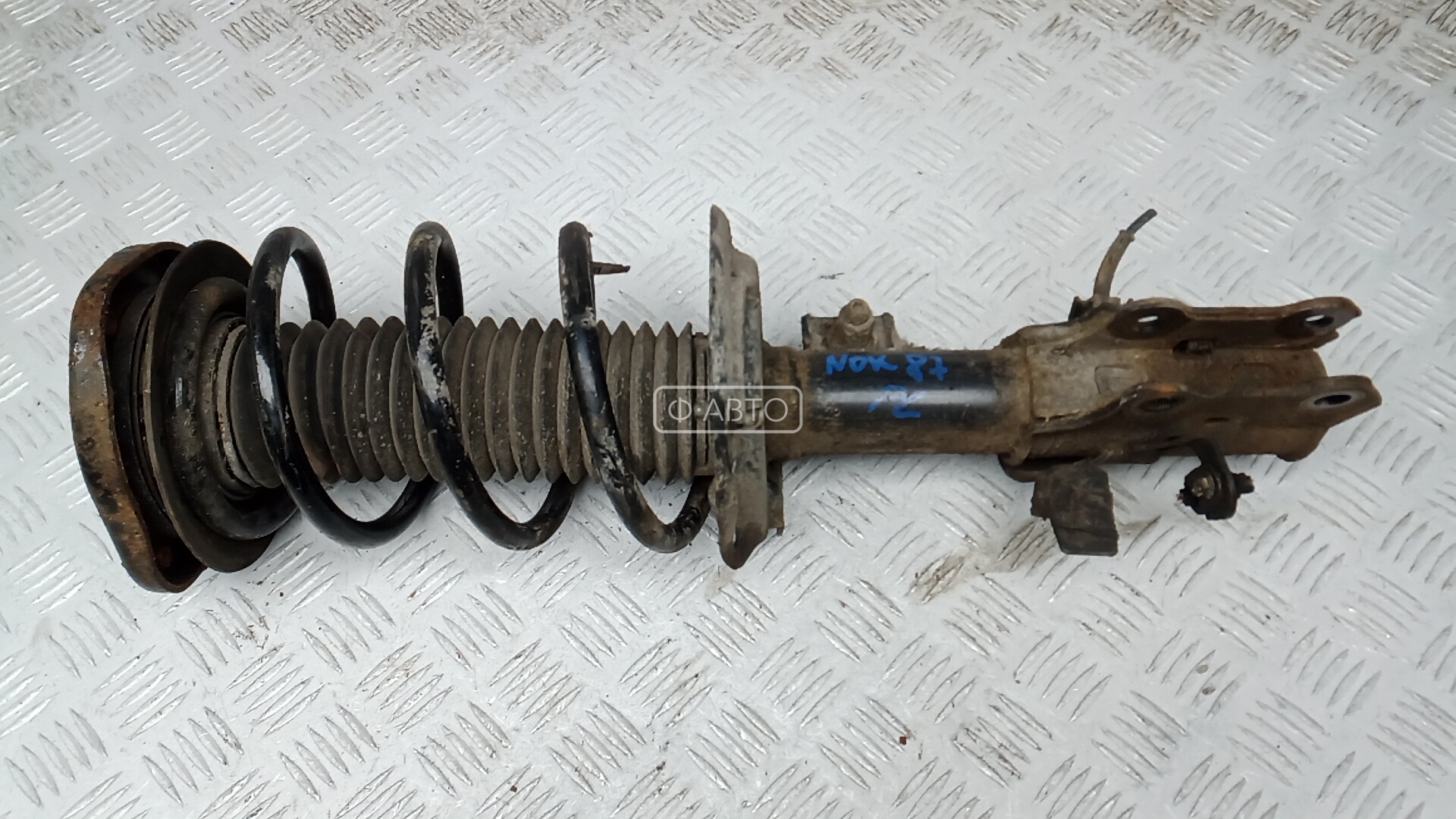 Стойка передняя левая