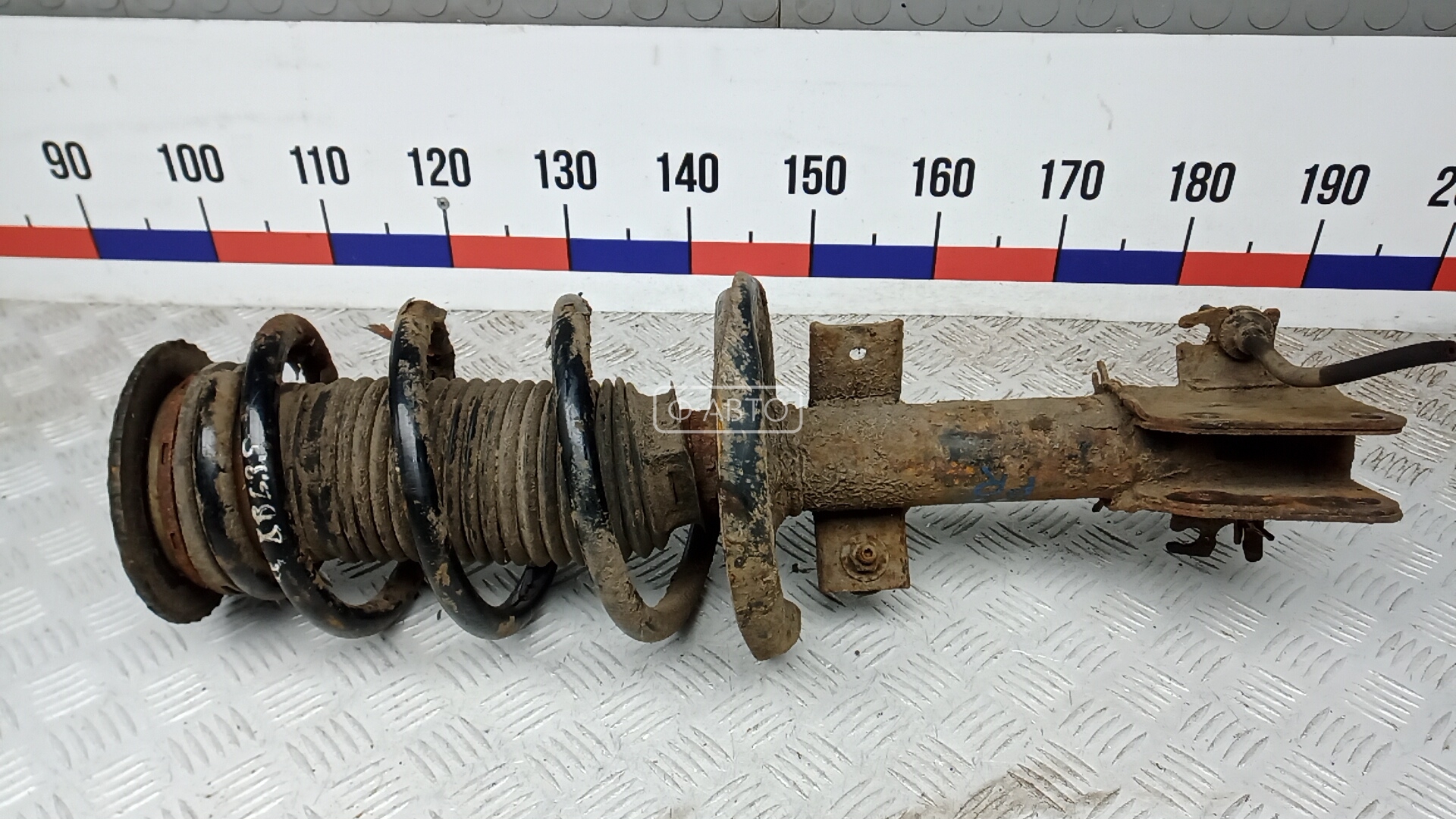 Стойка передняя правая