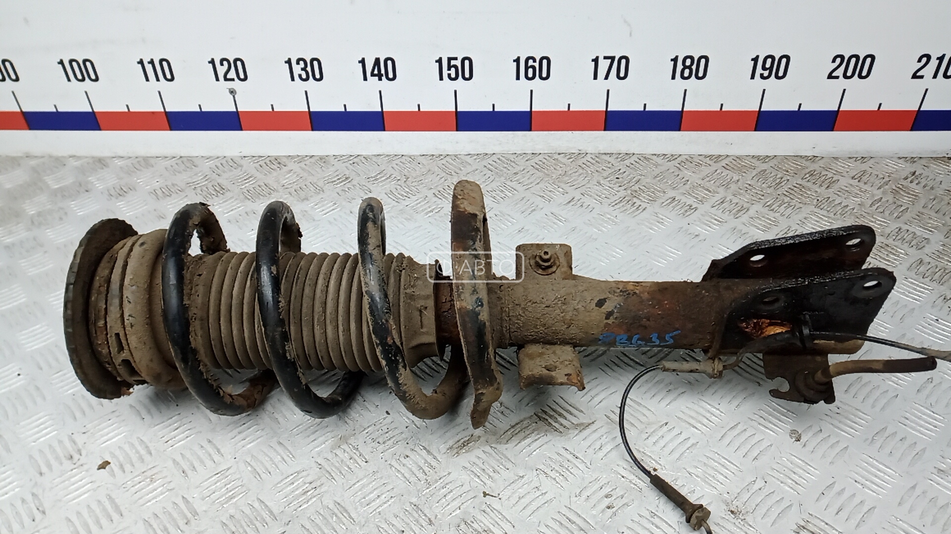 Стойка передняя левая