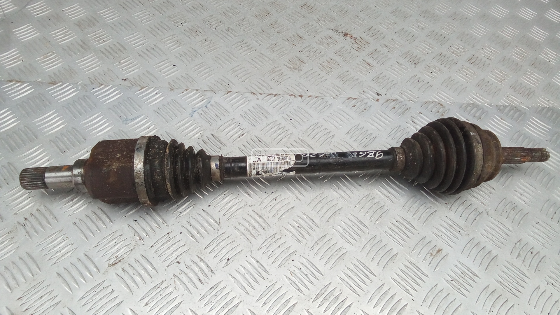 Привод передний левый