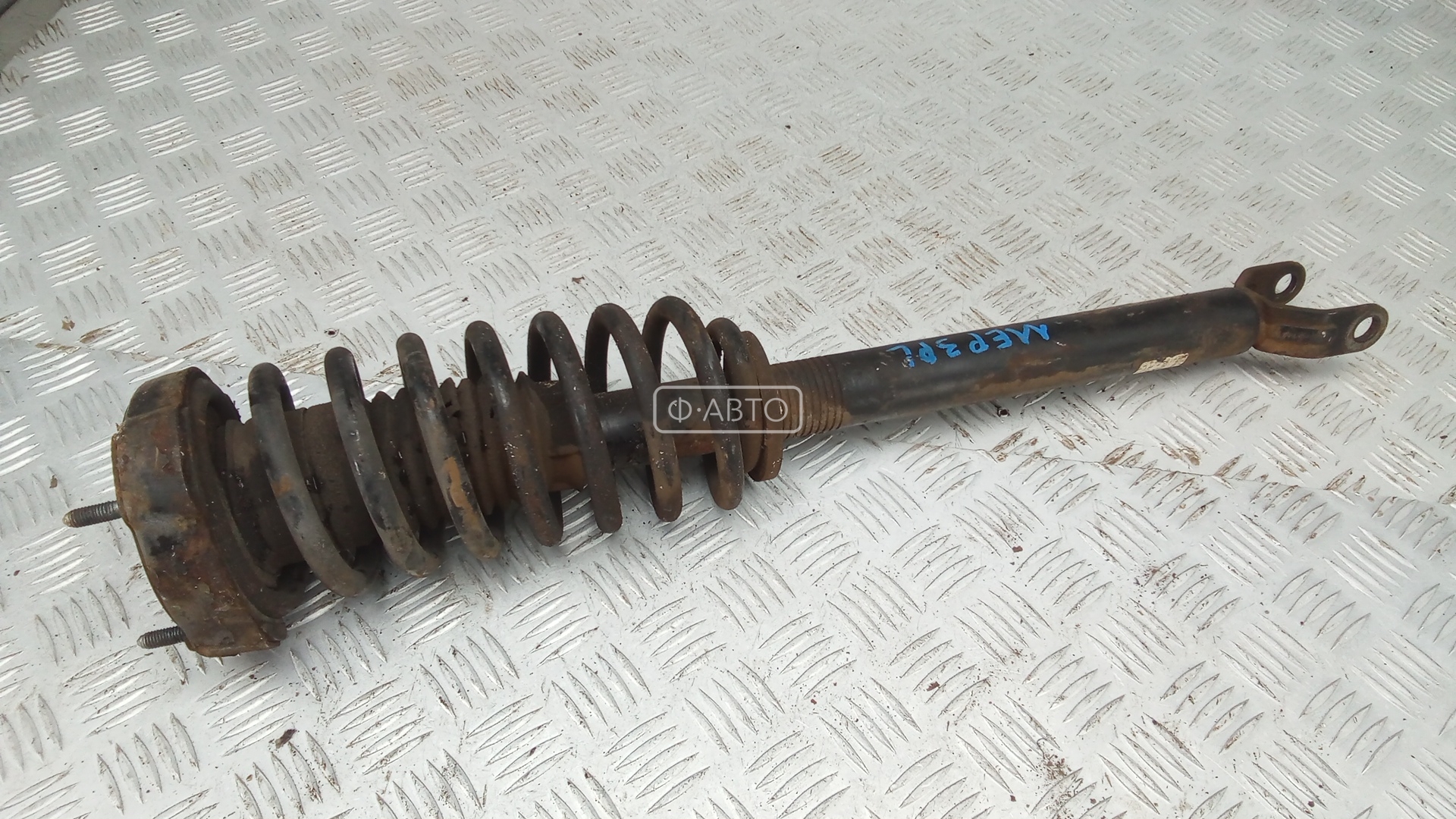 Стойка передняя левая