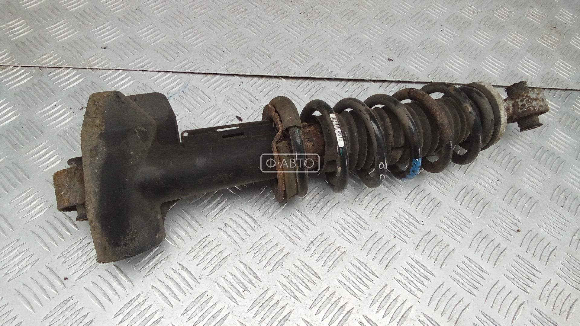 Стойка передняя левая