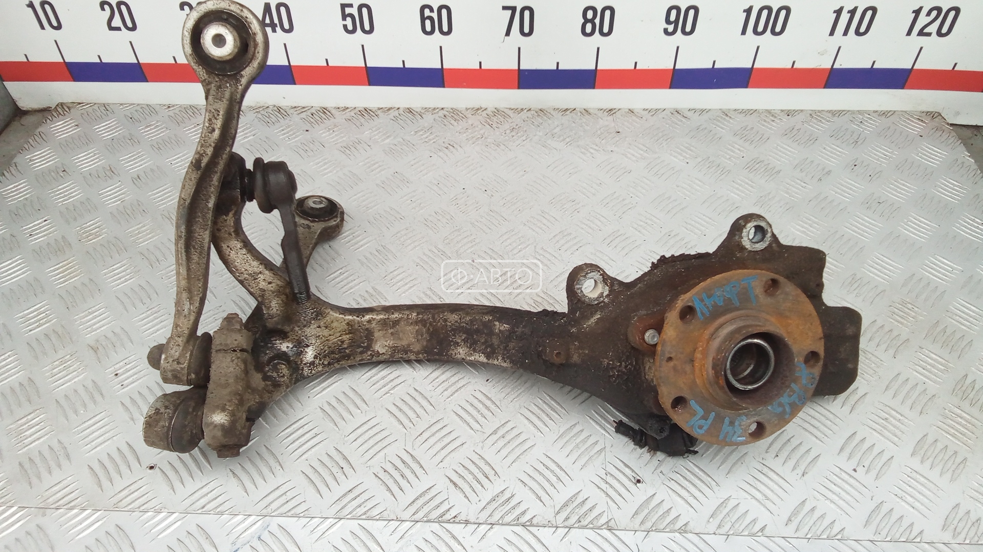 Ступица передняя левая