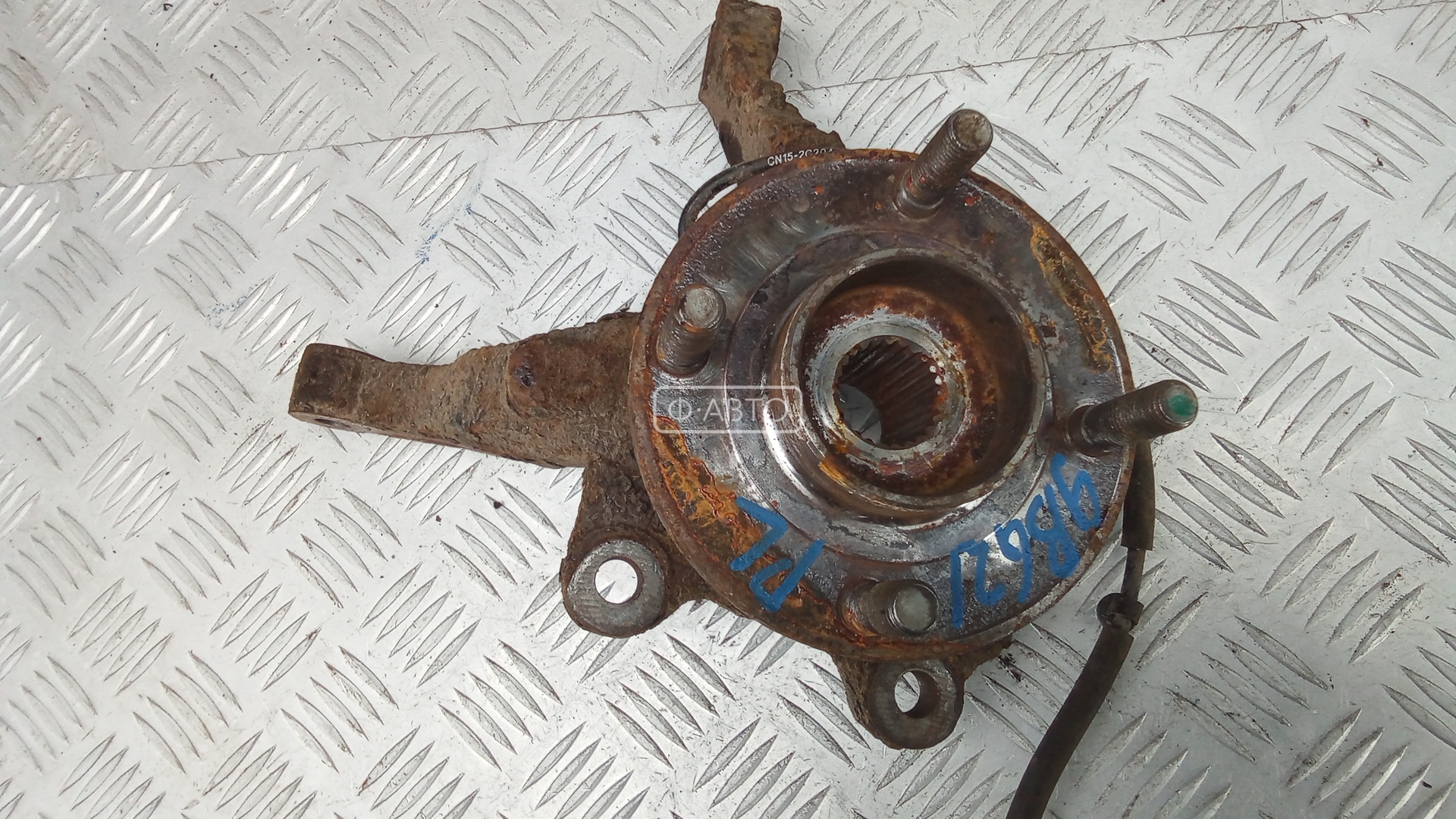 Ступица передняя левая