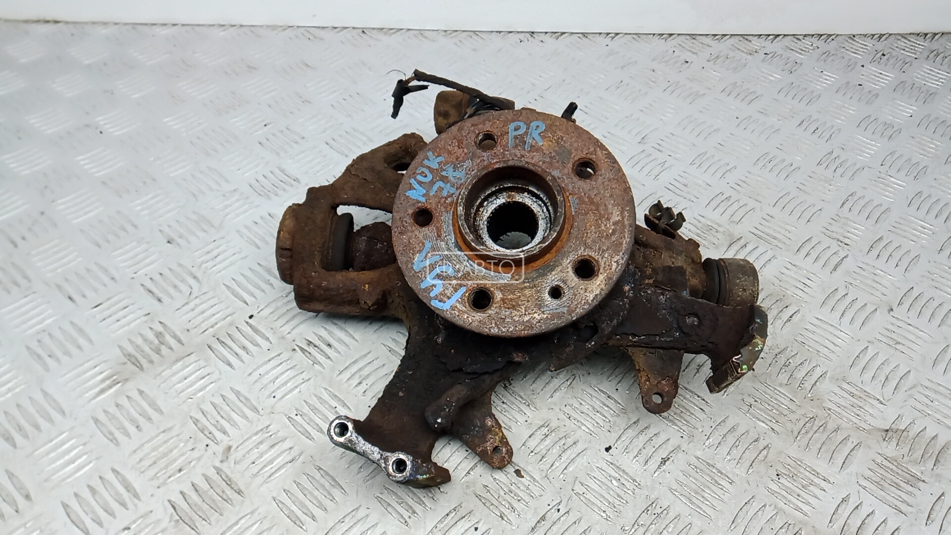 Ступица передняя правая