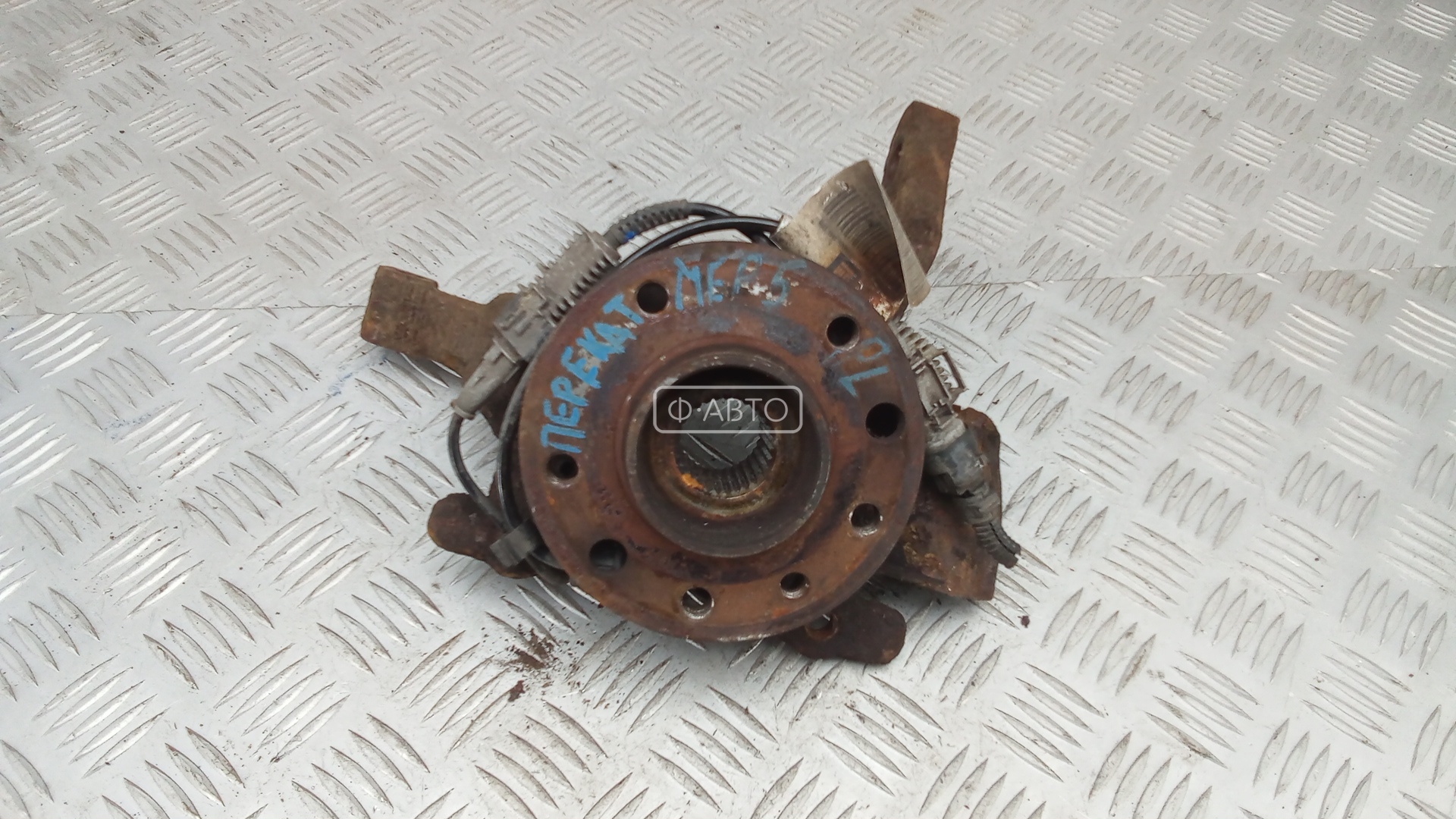 Ступица передняя левая