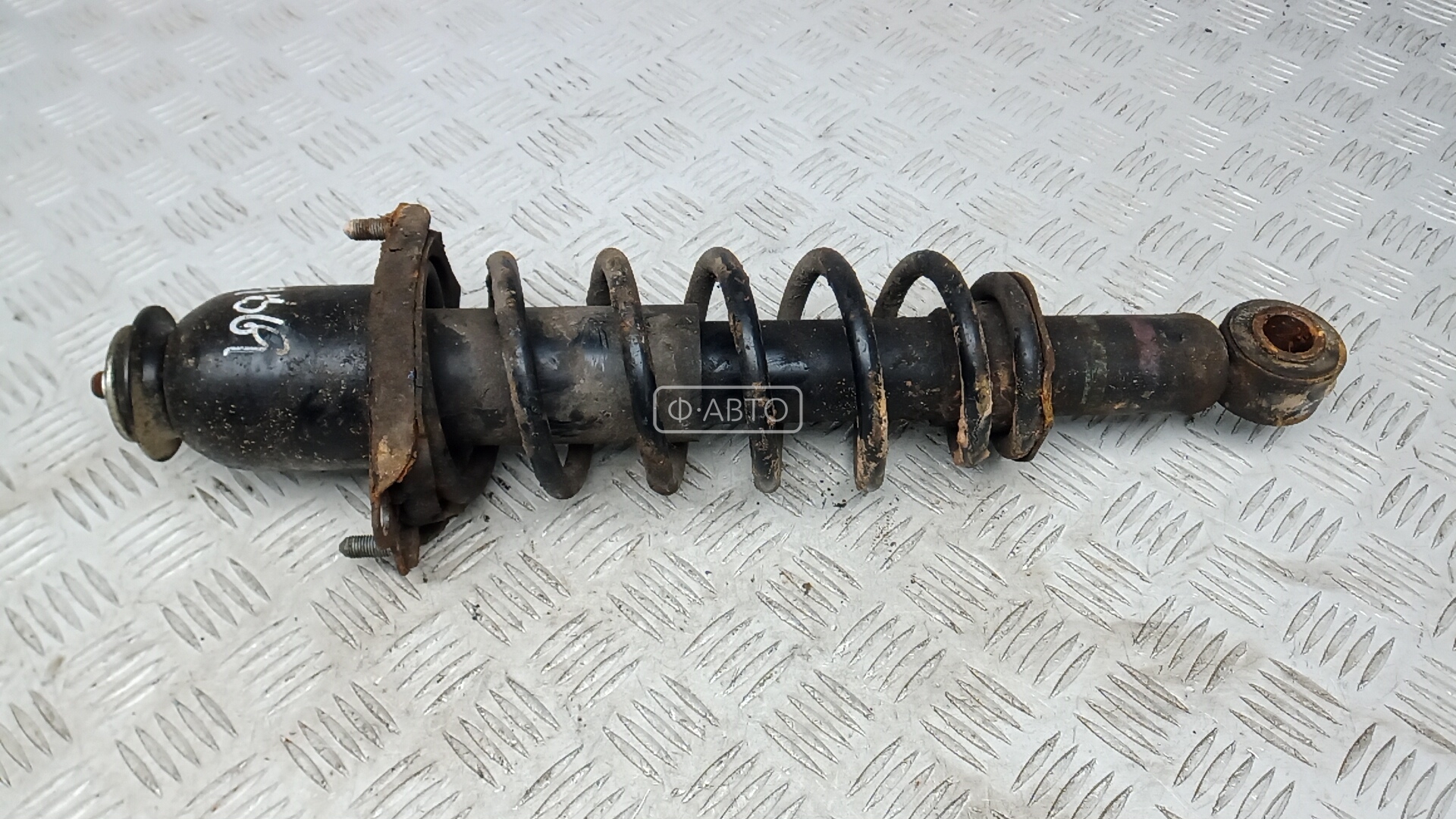 Стойка задняя левая