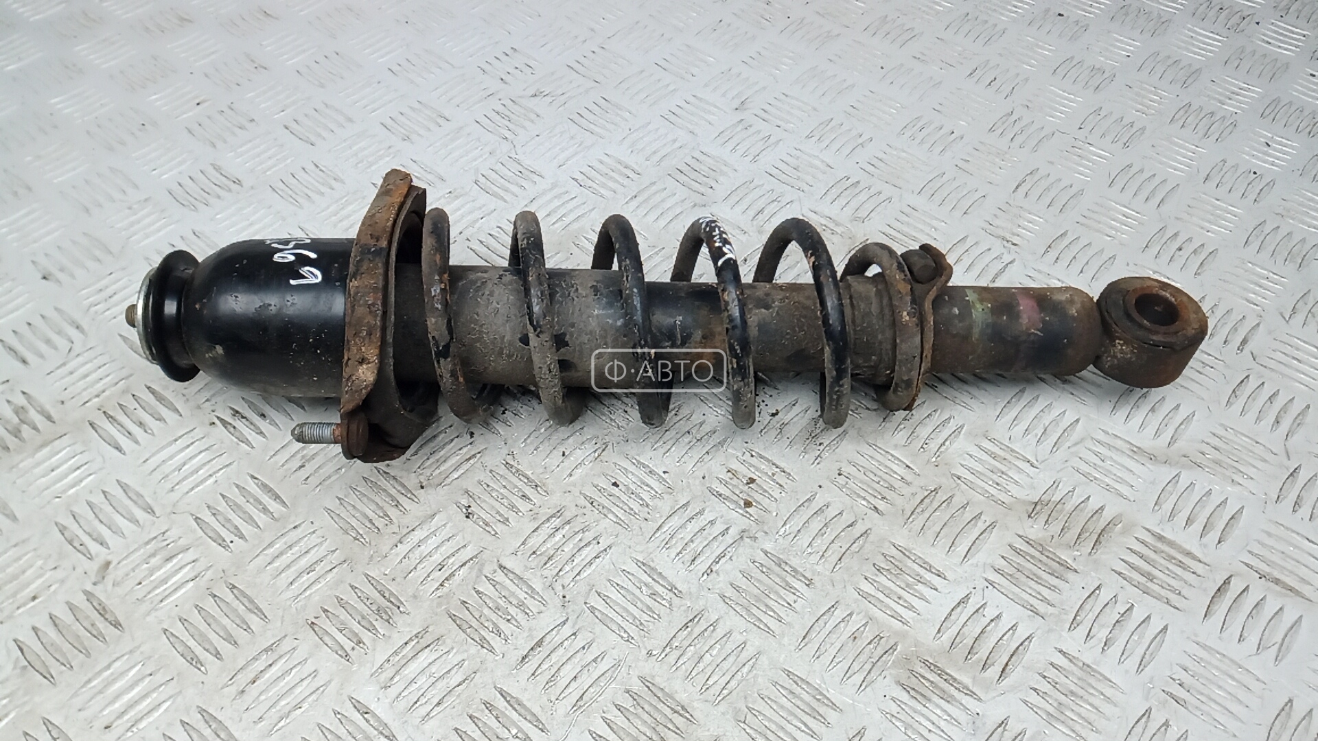 Стойка задняя правая