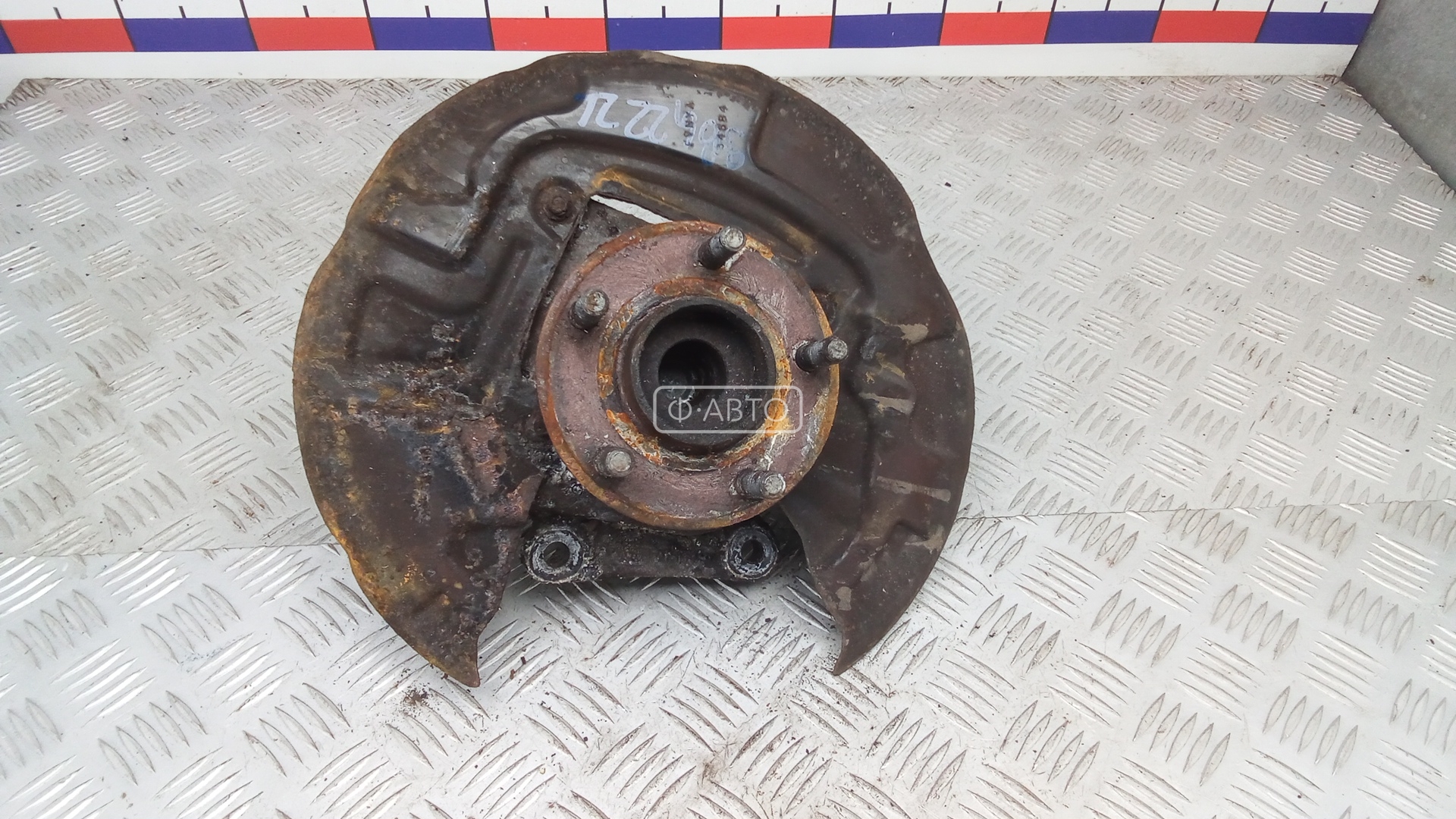 Ступица задняя левая