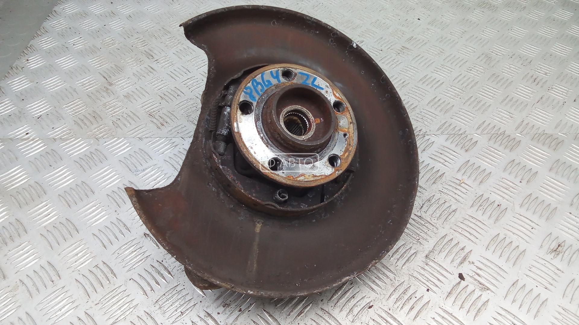 Ступица задняя левая