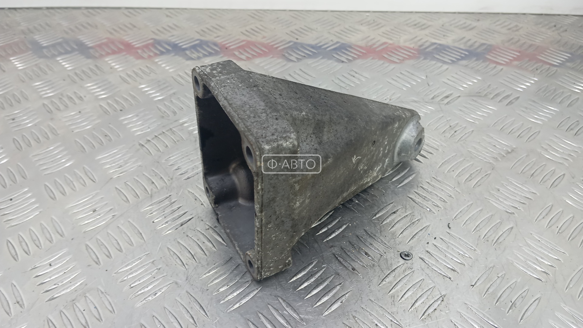 Кронштейн двигателя дизельный