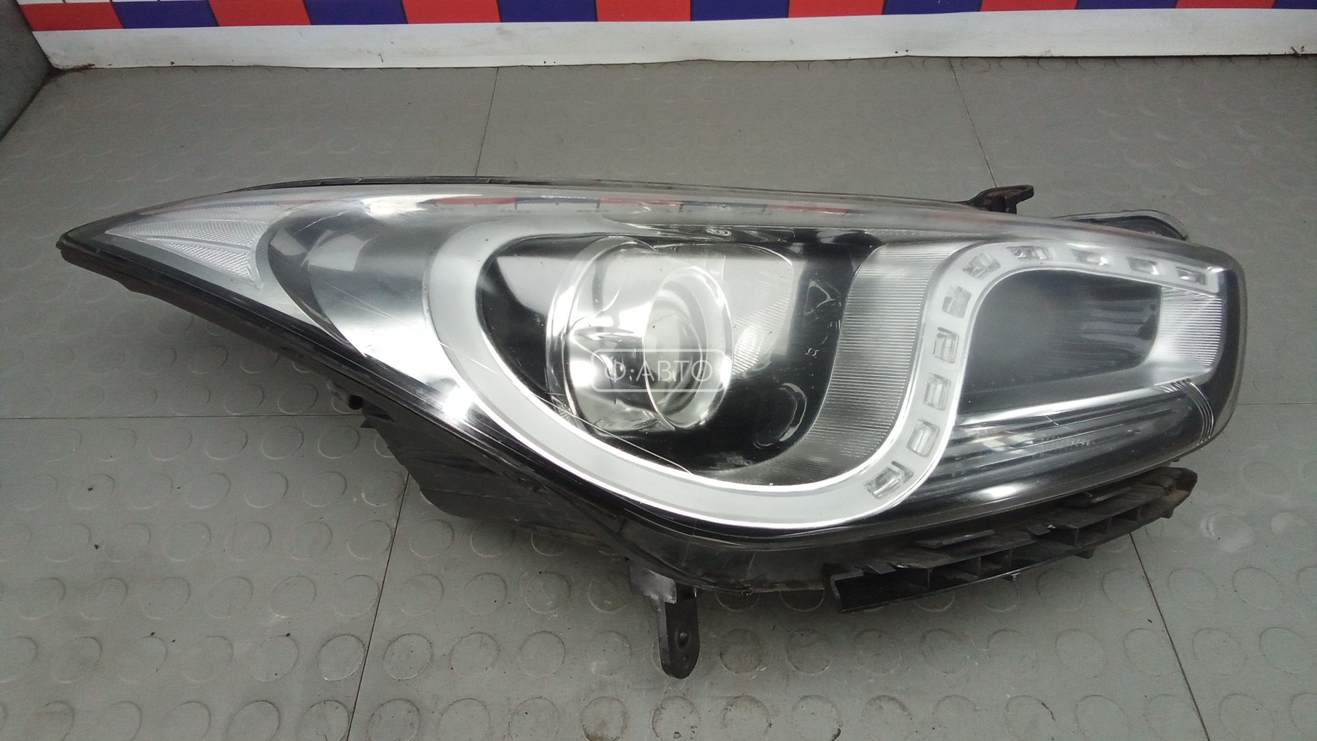 Фара правая