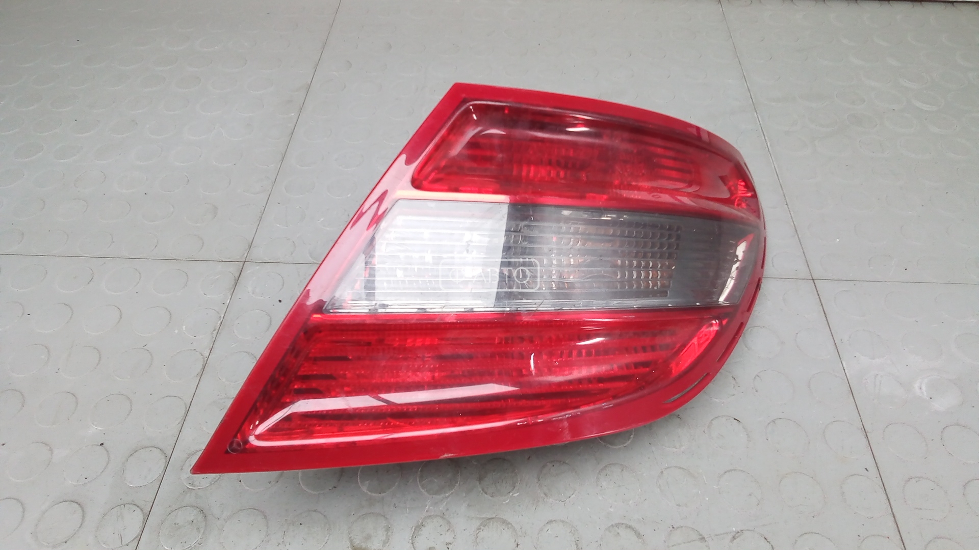 Фонарь задний правый