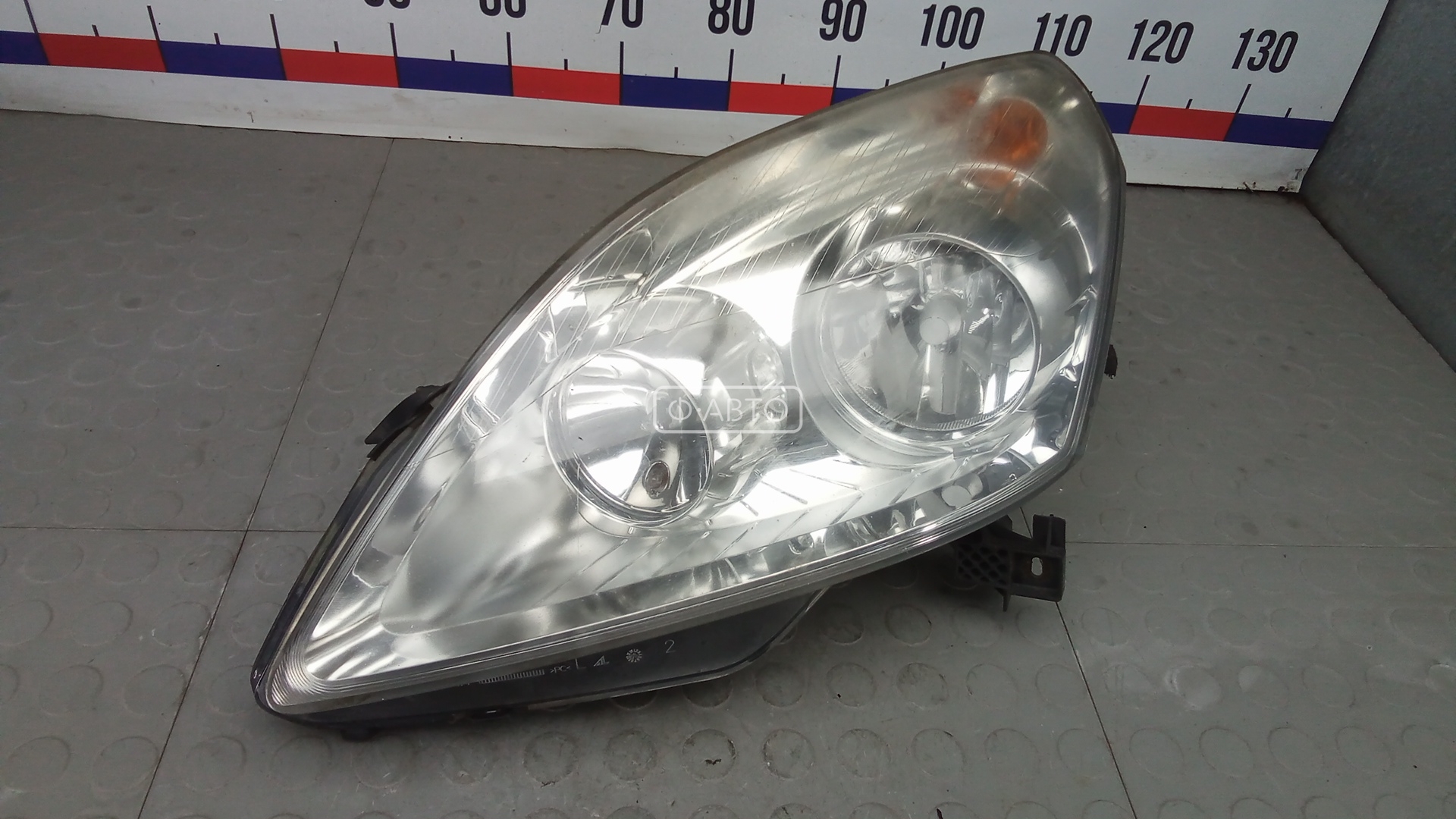 Фара левая