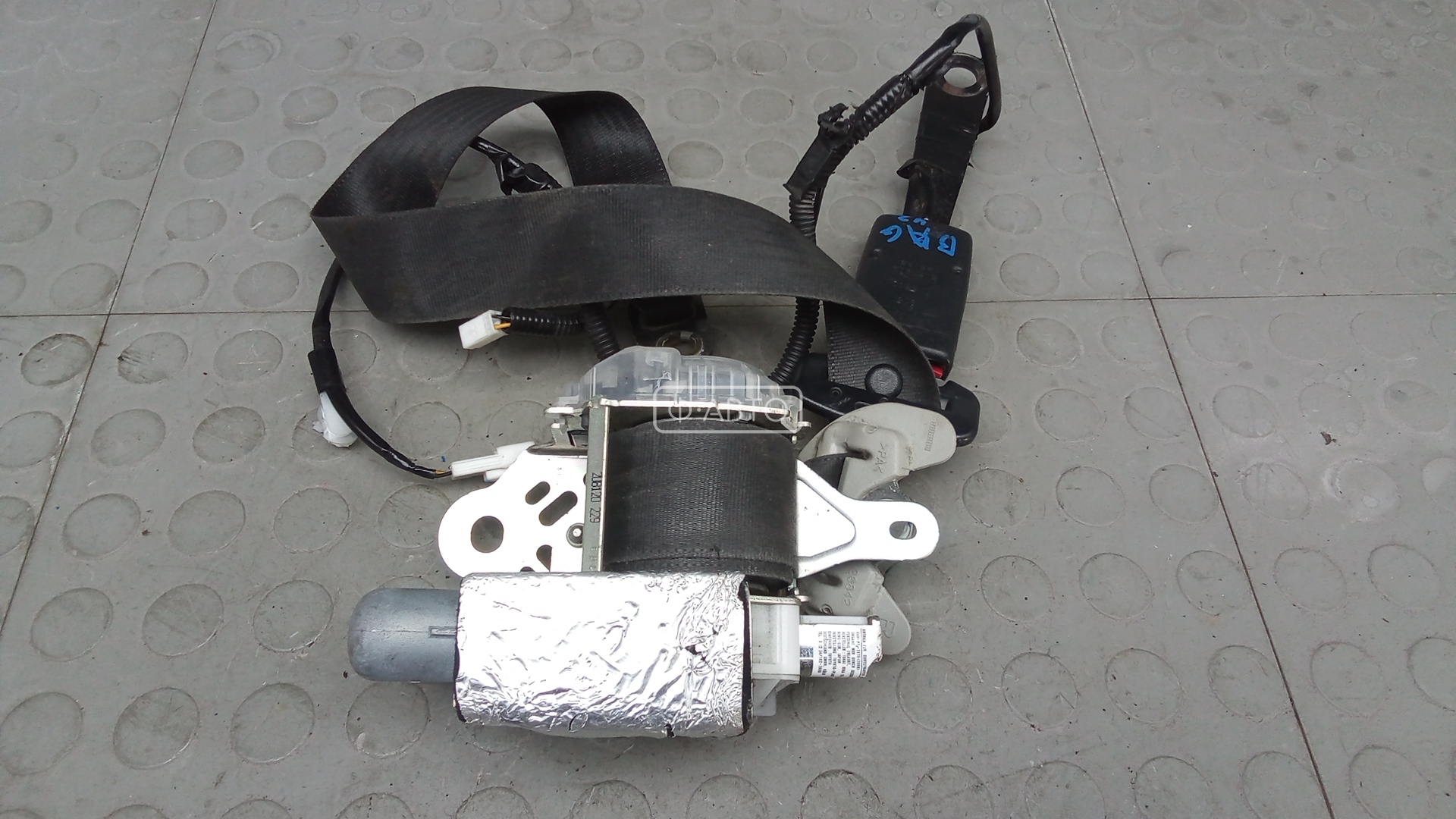 Ремень безопасности с пиропатроном сиденья переднего