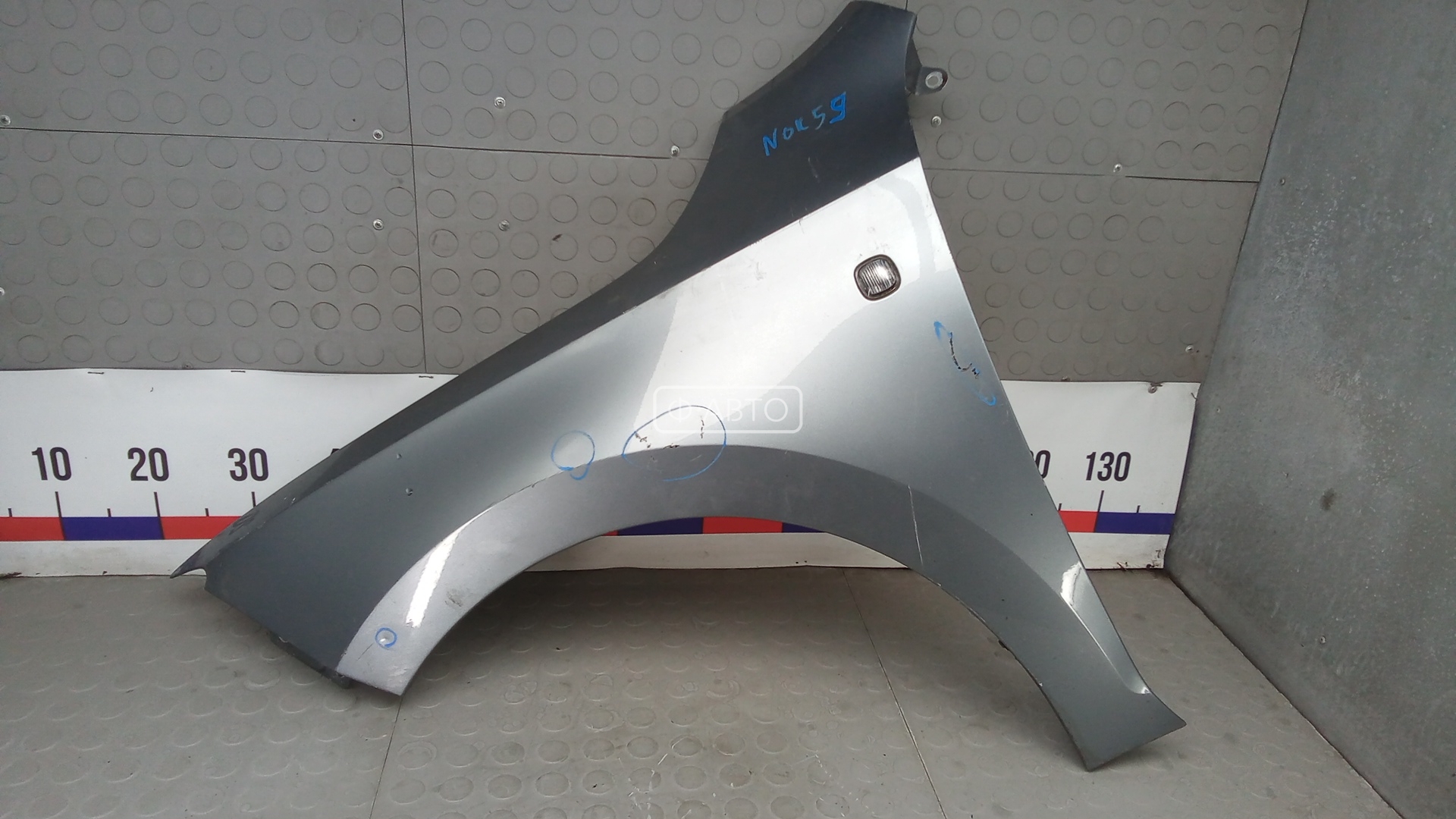 Крыло переднее левое