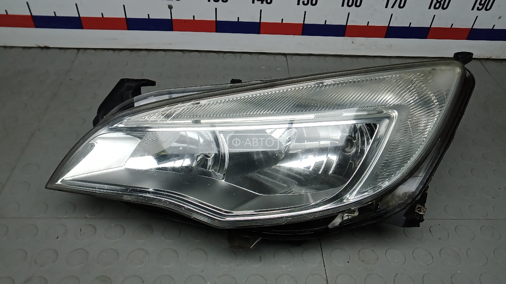 Фара левая