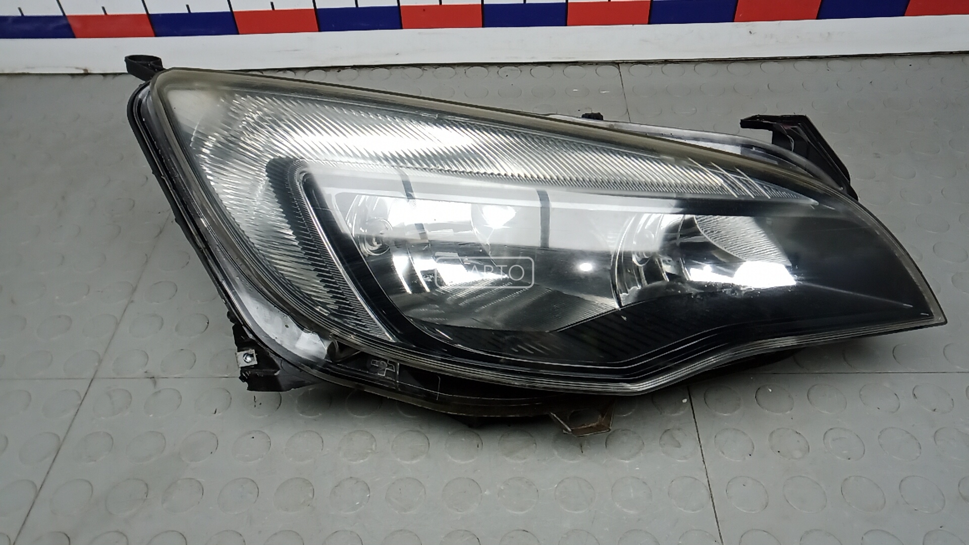 Фара правая