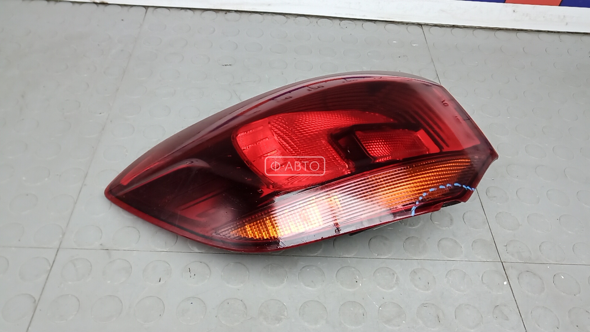 Фонарь задний левый