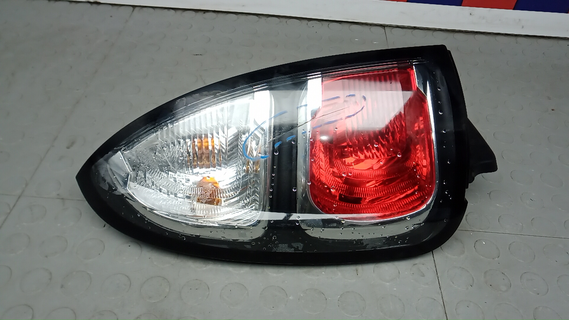 Фонарь задний левый CITROEN C3 PICASSO