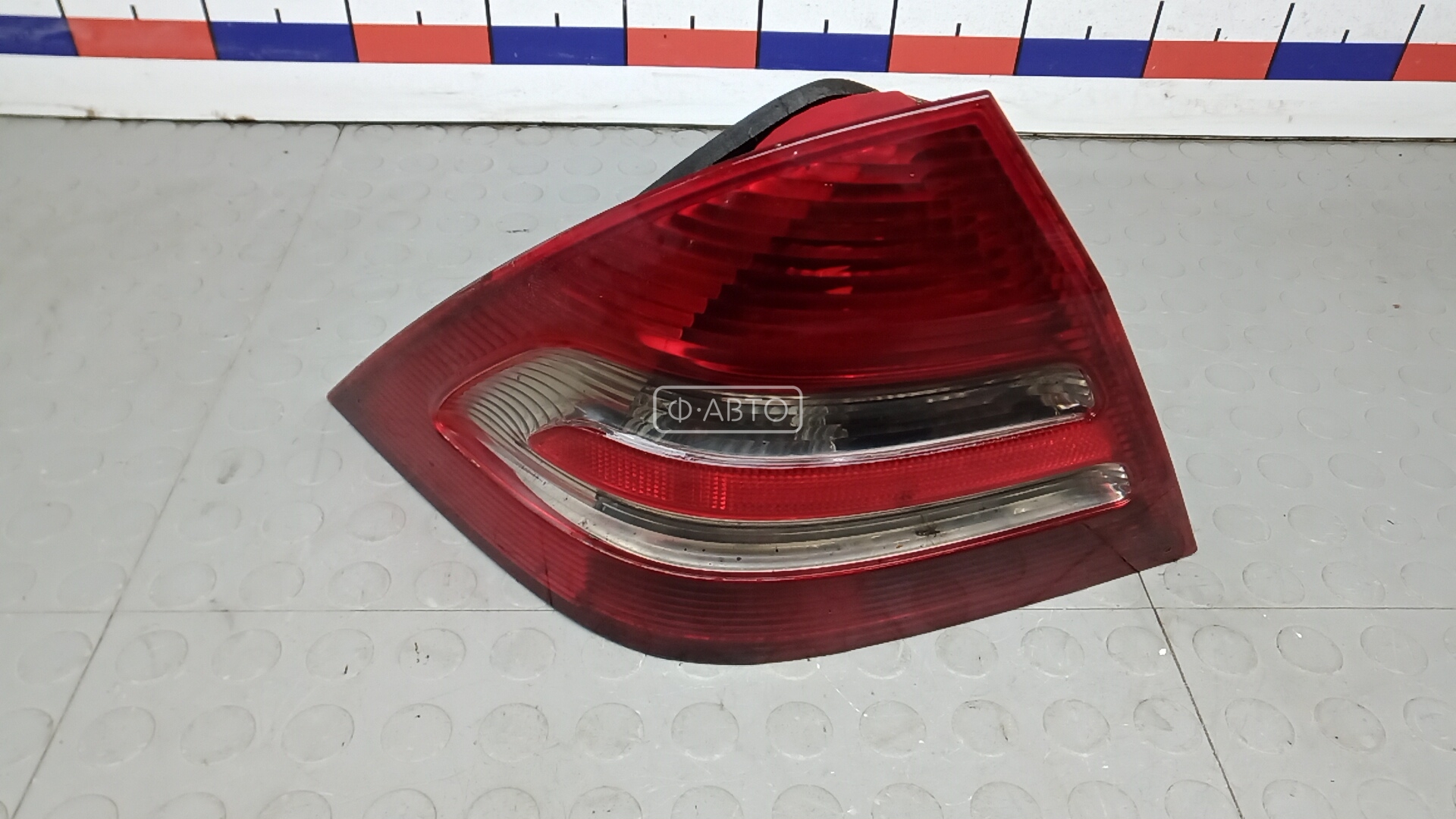 Фонарь задний левый