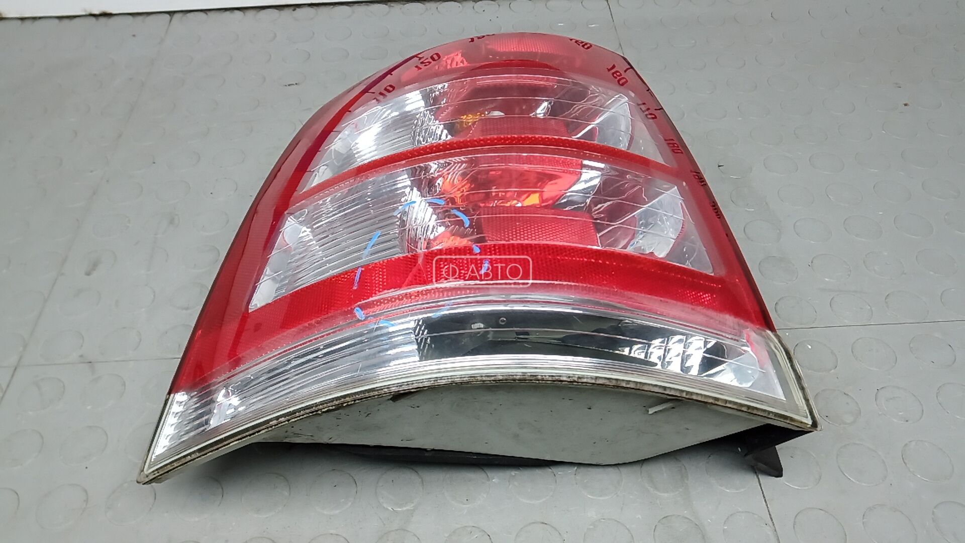 Фонарь задний левый