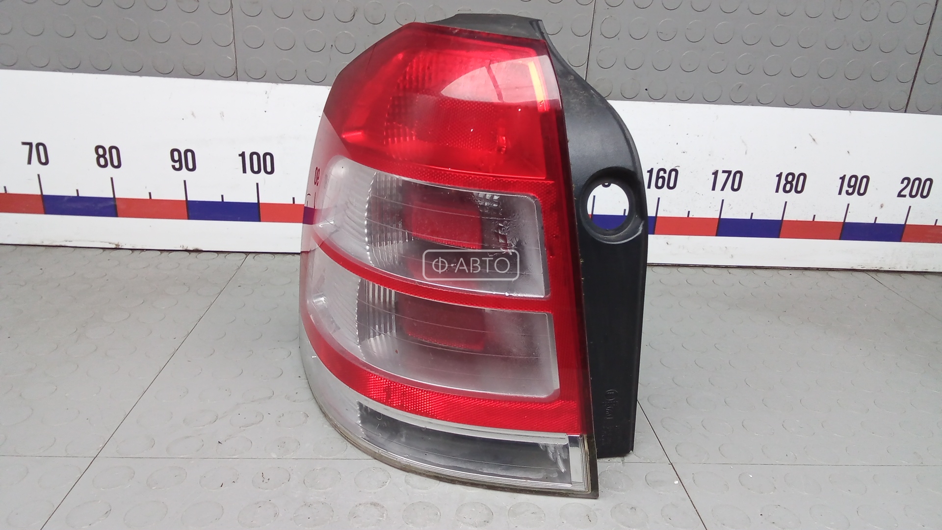 Фонарь задний левый