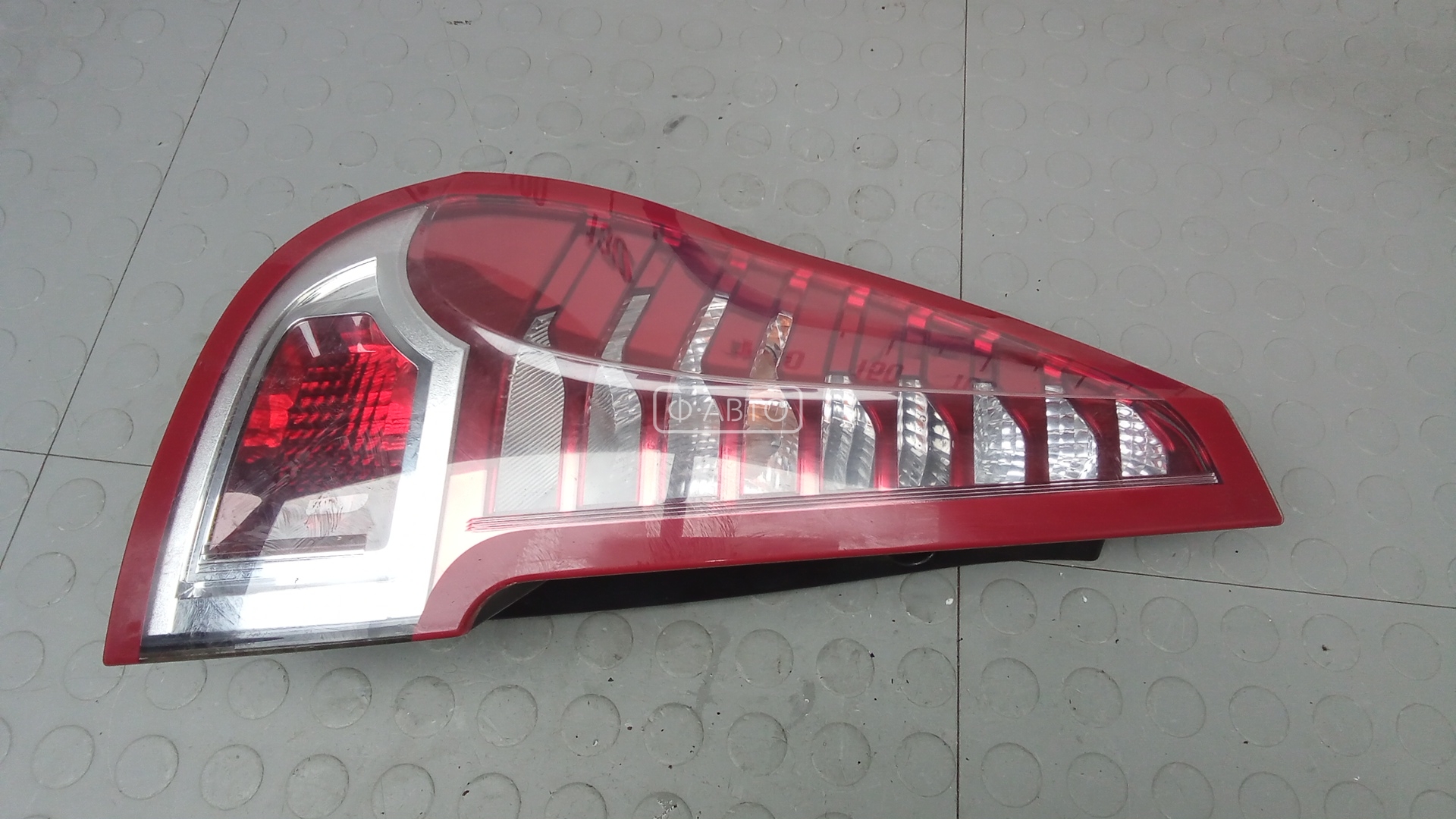 Фонарь задний левый