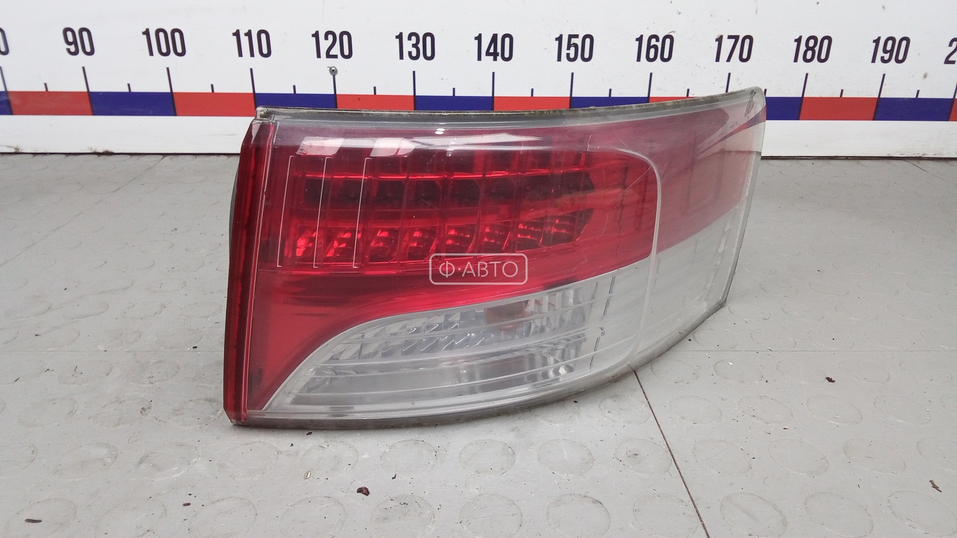 Фонарь задний правый