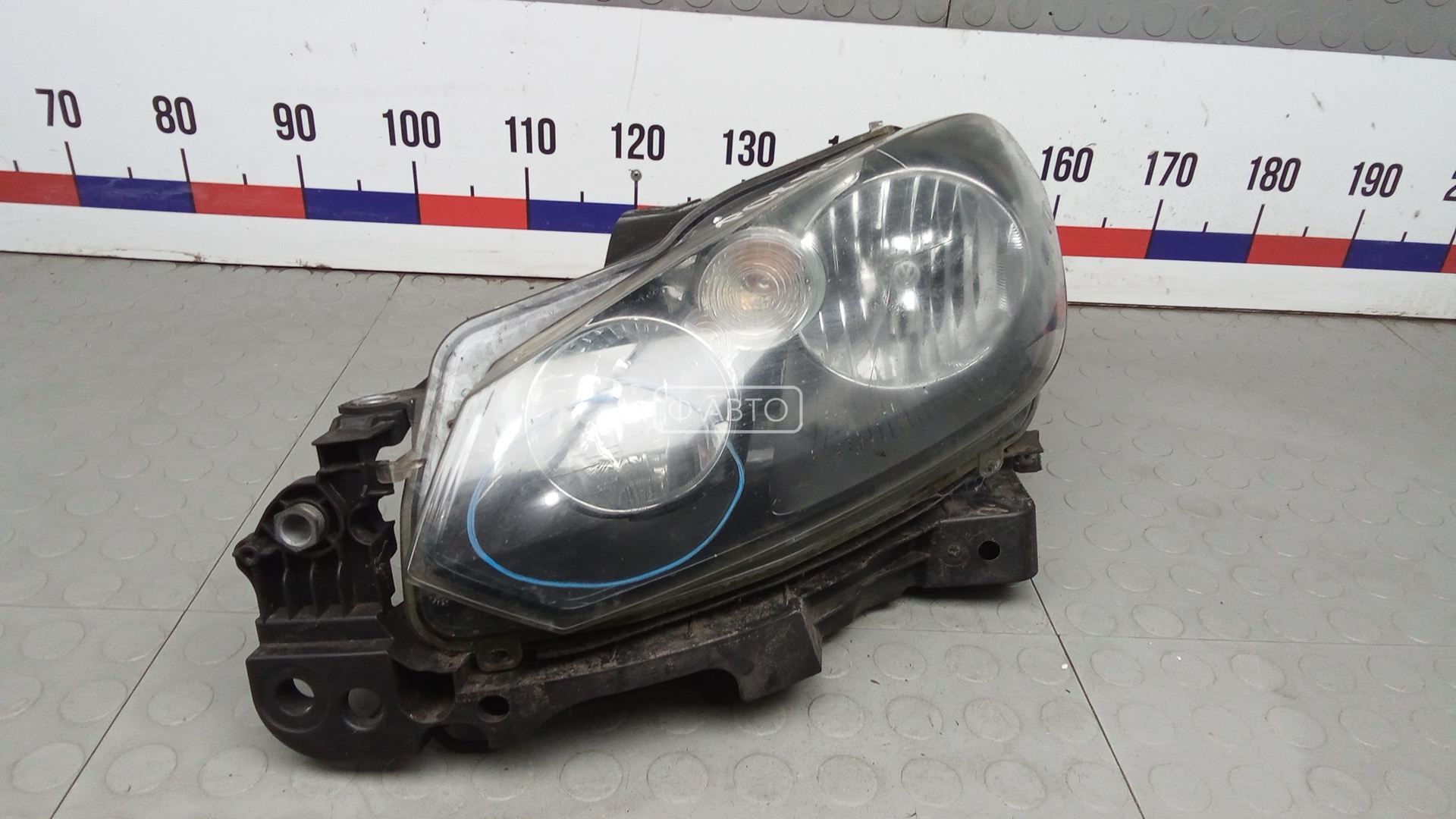 Фара левая
