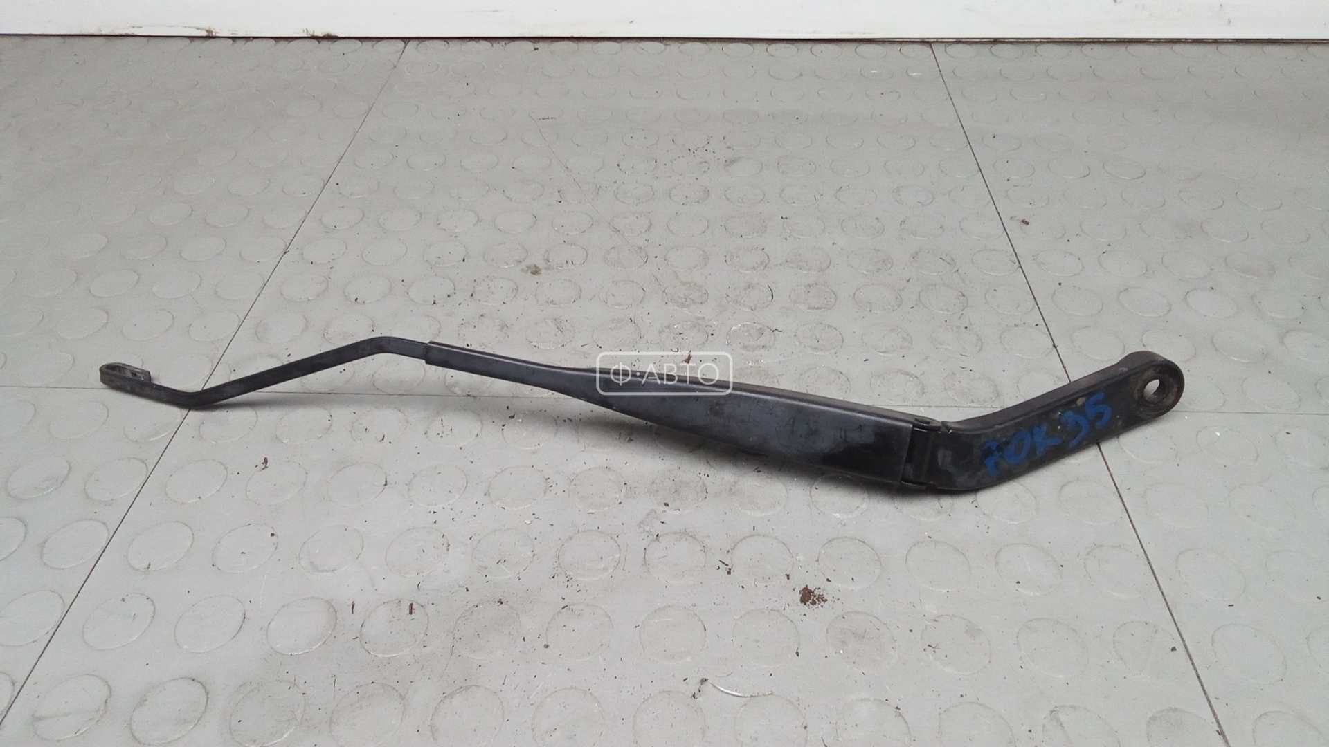 Щеткодержатель лобового стекла