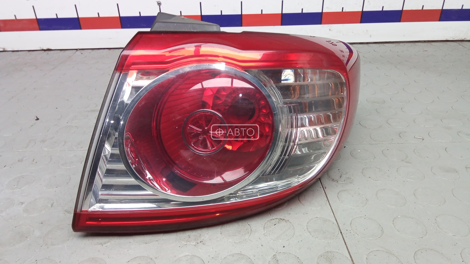Фонарь задний правый