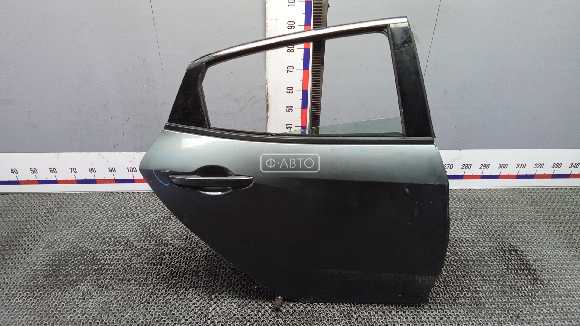 Дверь задняя правая