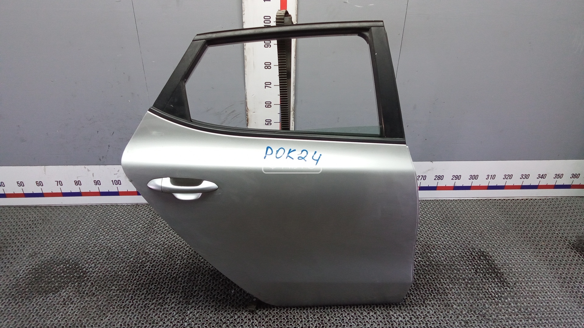 Дверь задняя правая