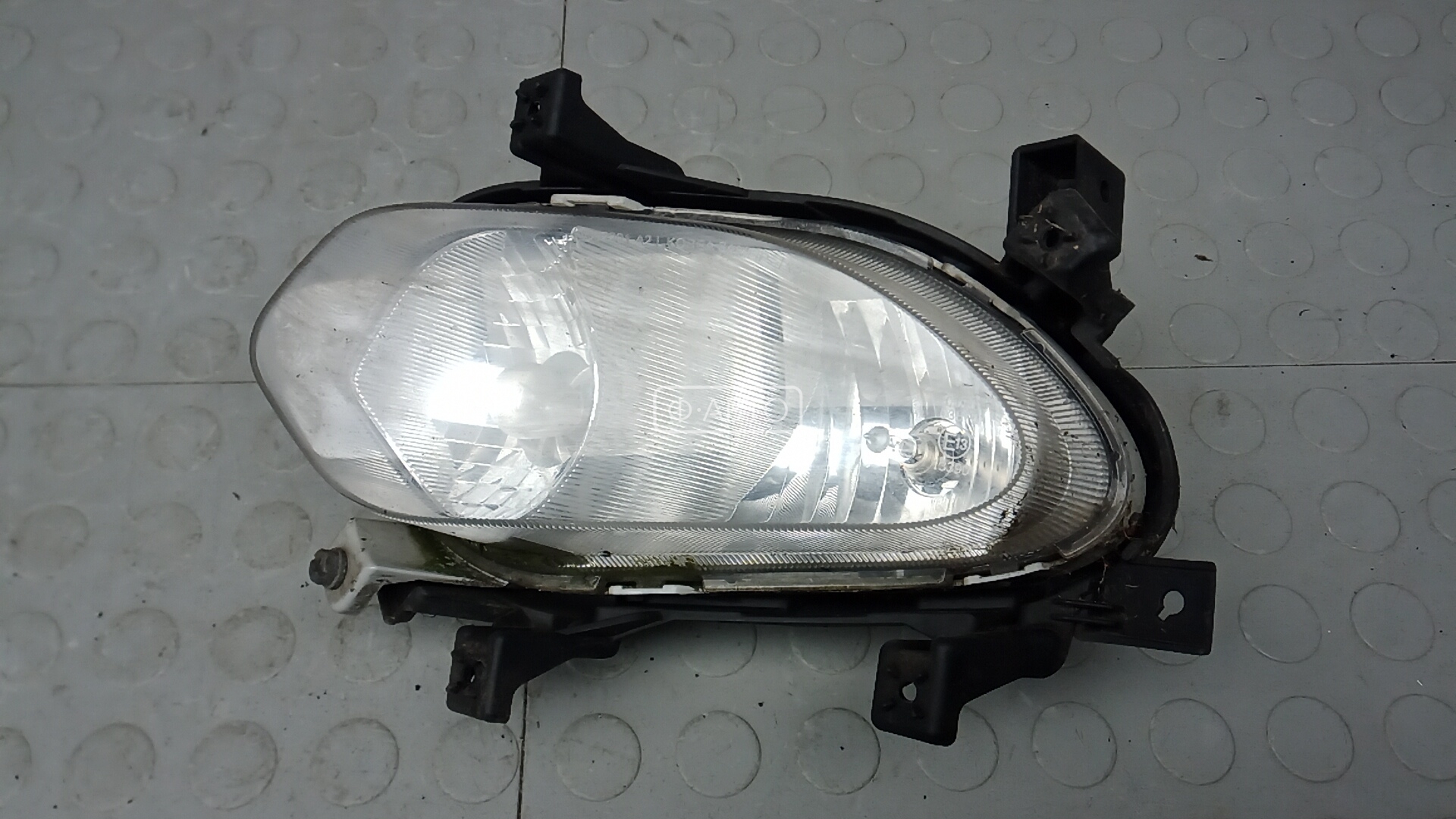 Фара галогенная левая передняя