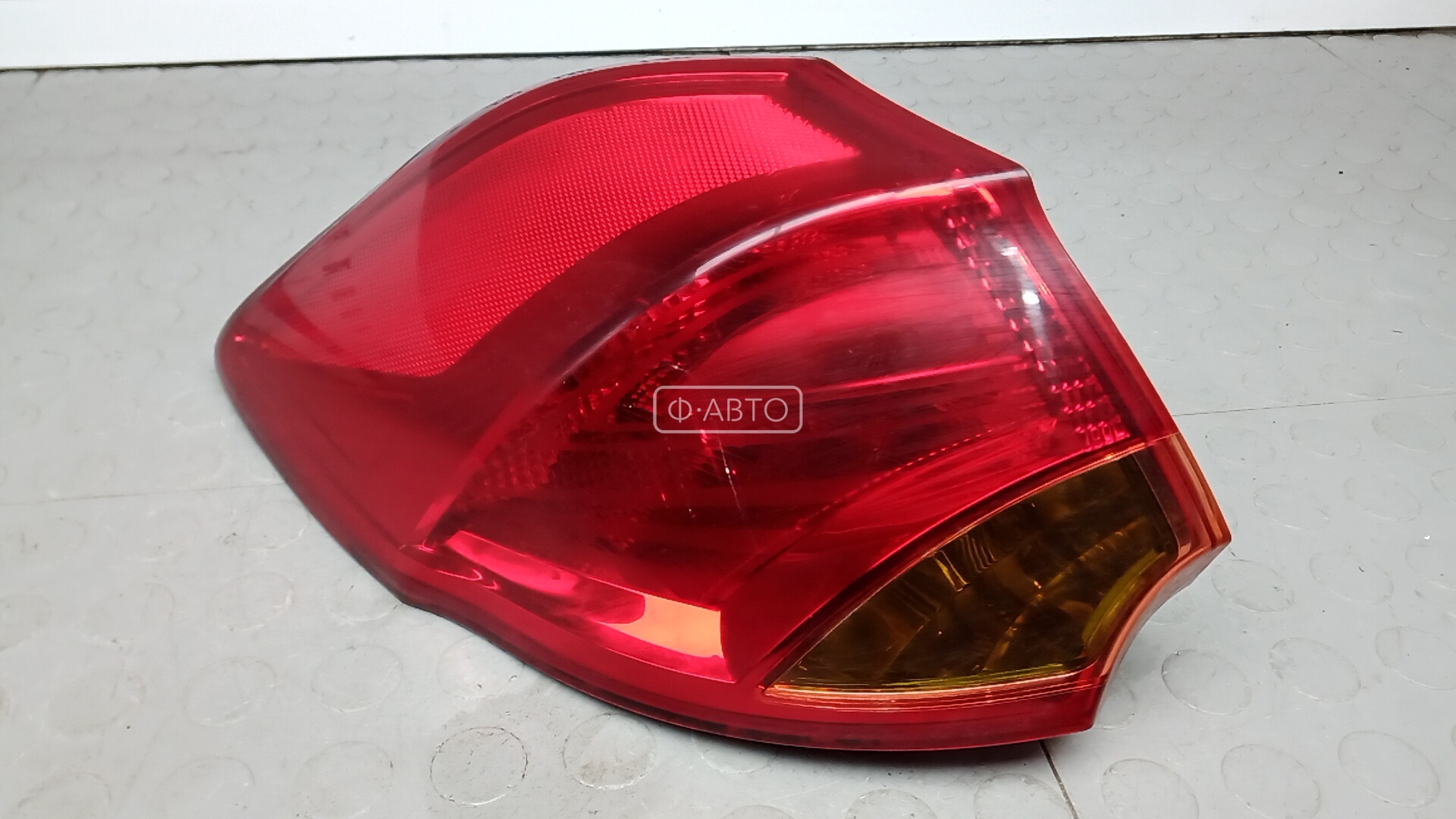 Фонарь задний левый