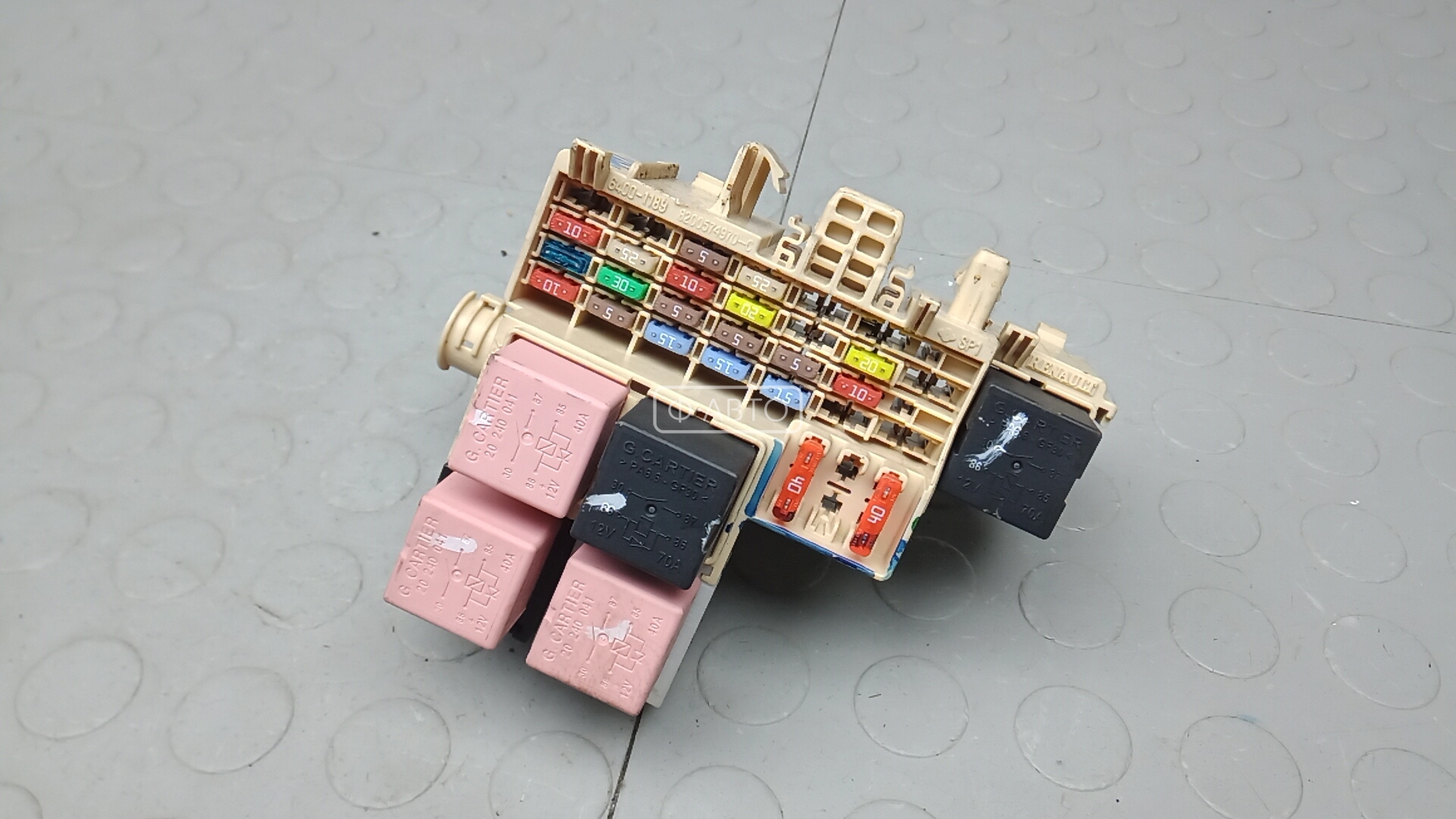 Блок предохранителей